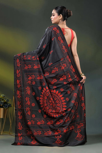 Red floral mandala design handcrafted kantha silk saree in black 5