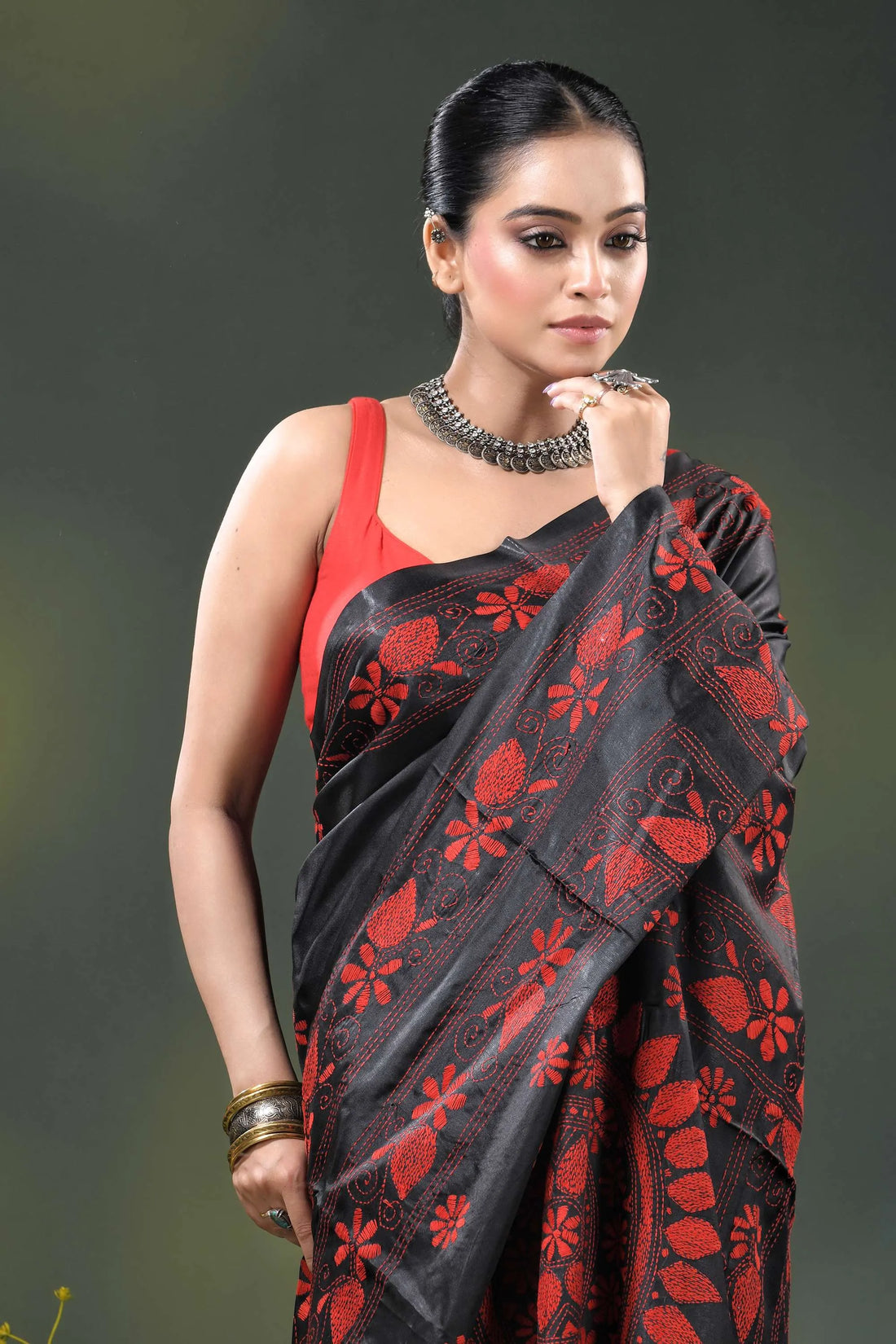 Red floral mandala design handcrafted kantha silk saree in black 2