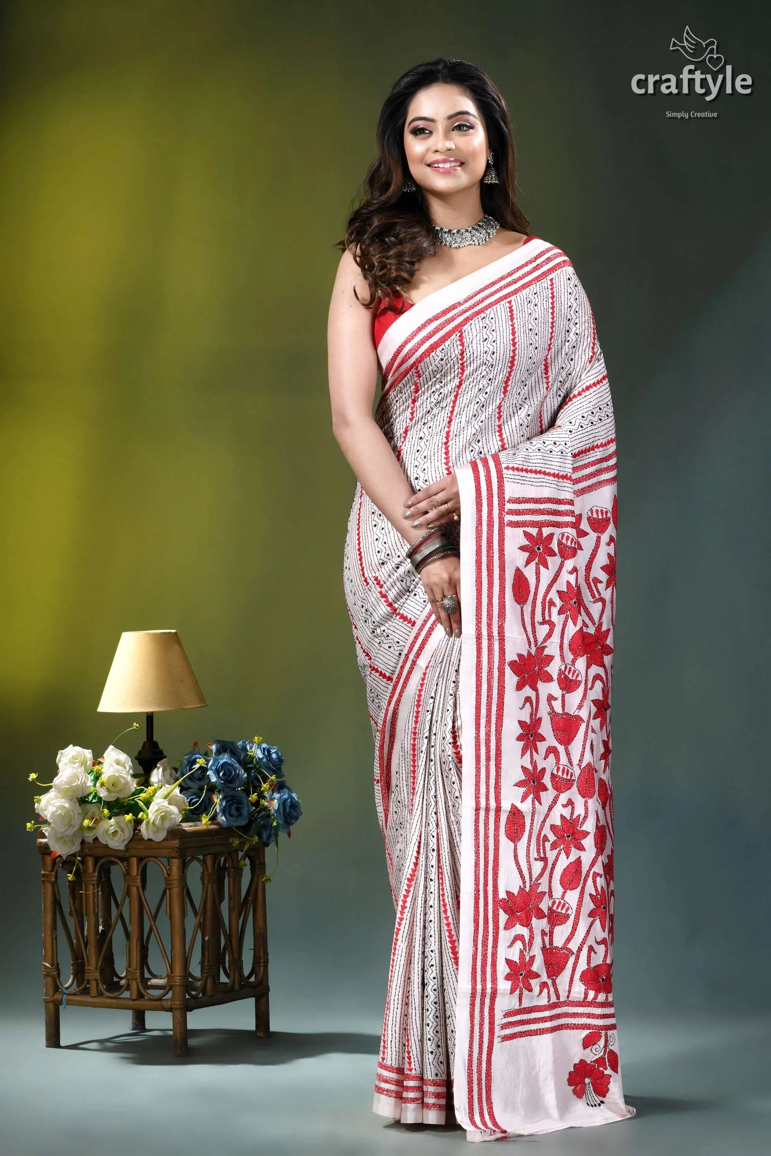 Red thread floral design handcrafted silk kantha saree in white white red floral-patterned saree intricate 7