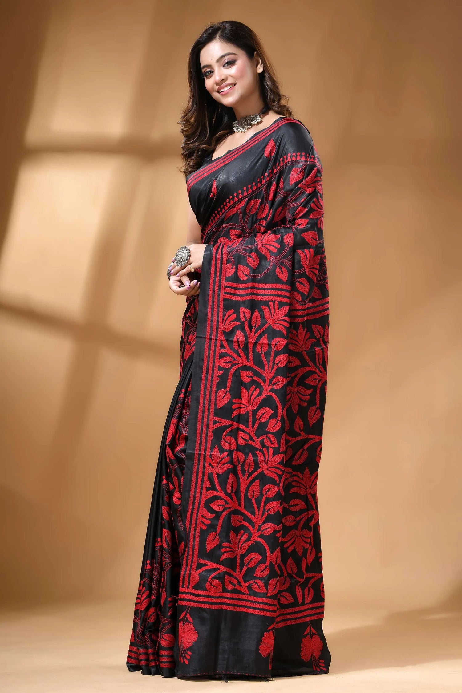 Red thread floral motif handmade silk kantha saree in black black saree intricate red floral 4