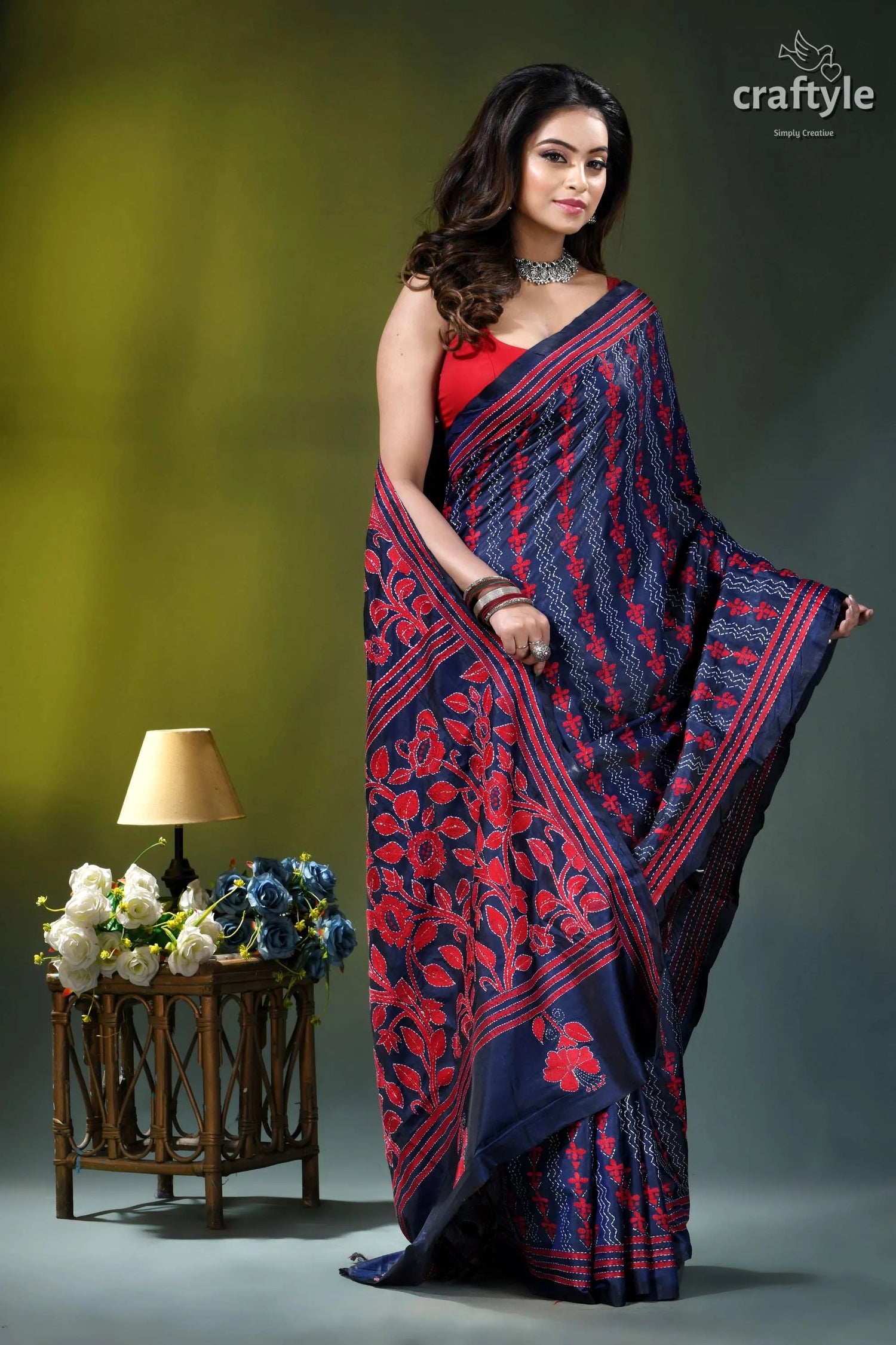 Red thread floral silk kantha work saree in midnight blue navy blue red floral-patterned saree 3