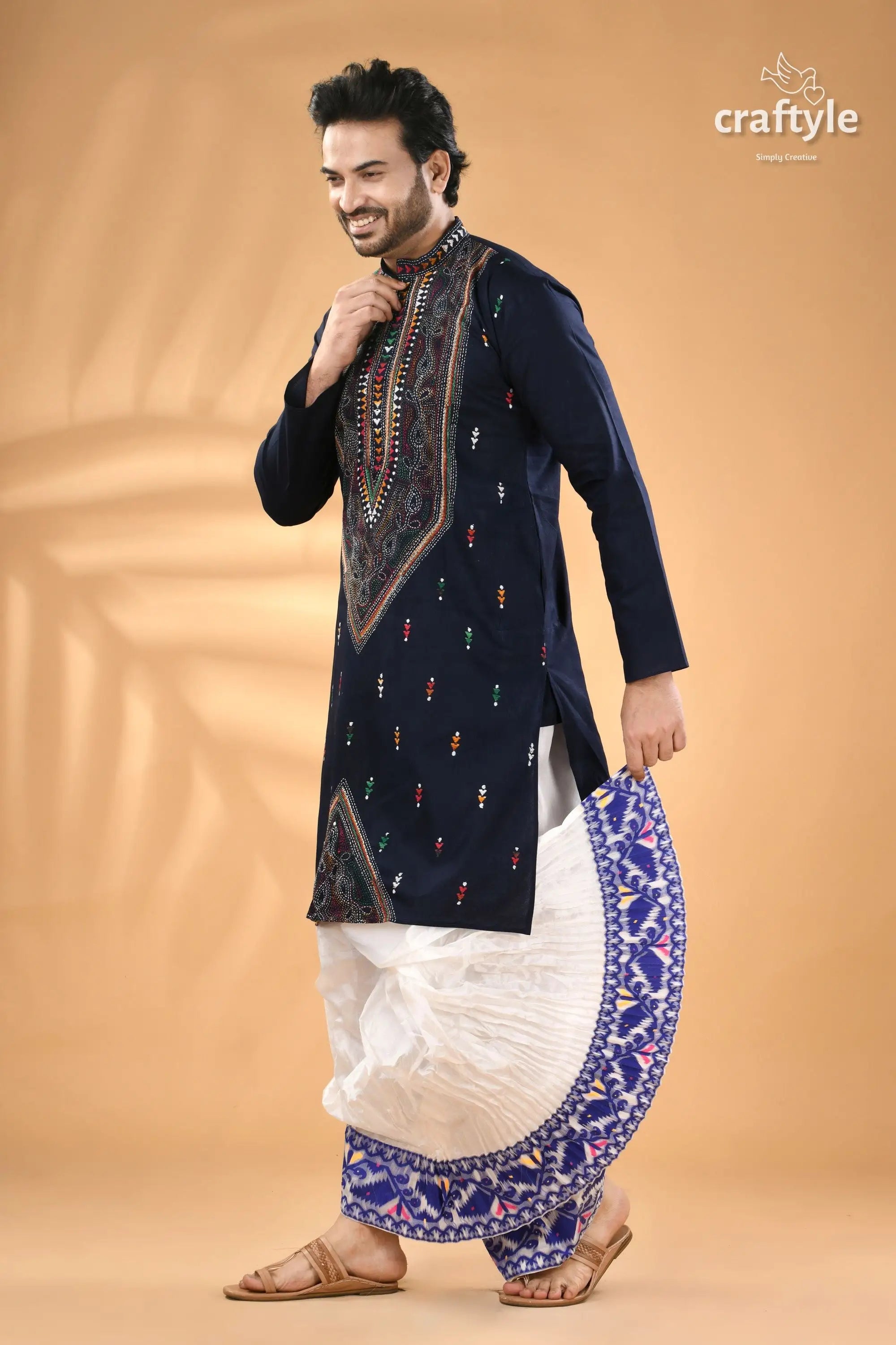 Regal blue kantha hand embroidered cotton kurta for men men’s navy blue embroidered kurta 4