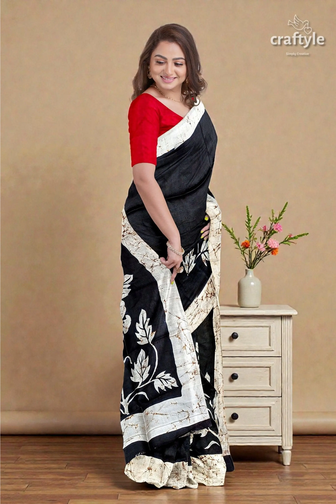 Rich black and white rose motif hand batik mulberry pure silk saree 2
