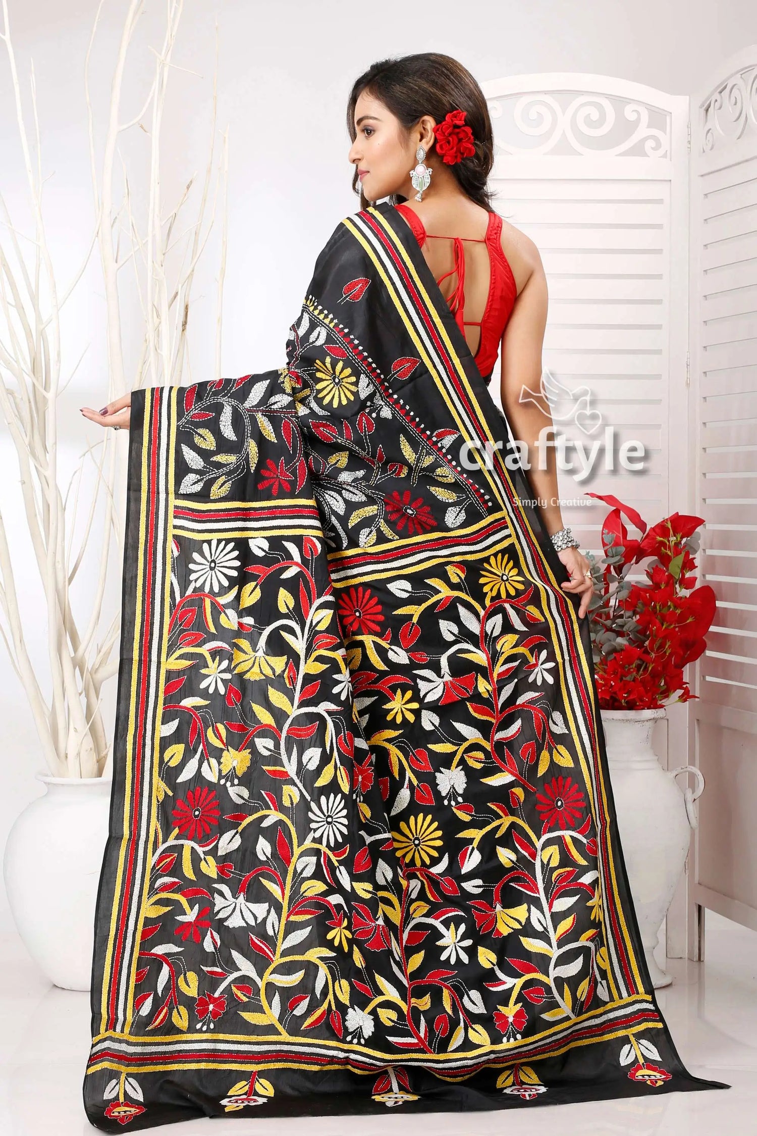 Rich black floral design exquisite kantha stitch saree black saree floral embroidery 4
