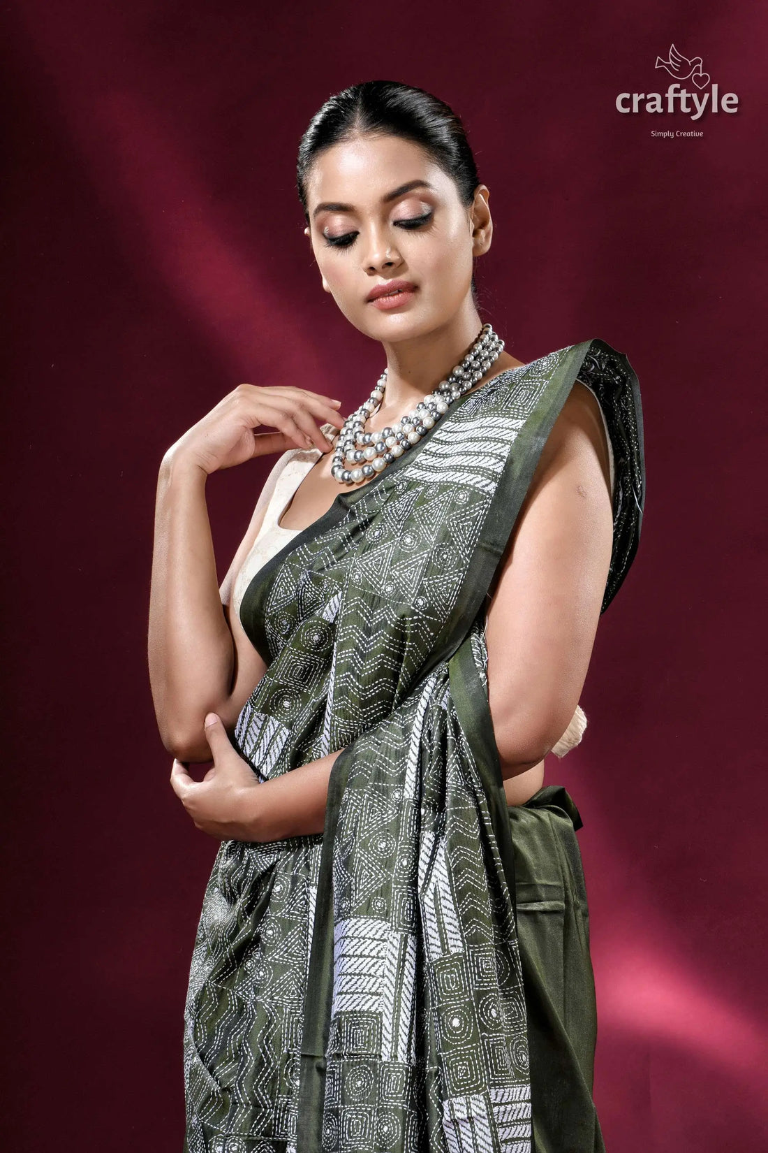 Rifle green white thread work ethnic silk kantha saree elegant patterned saree 2