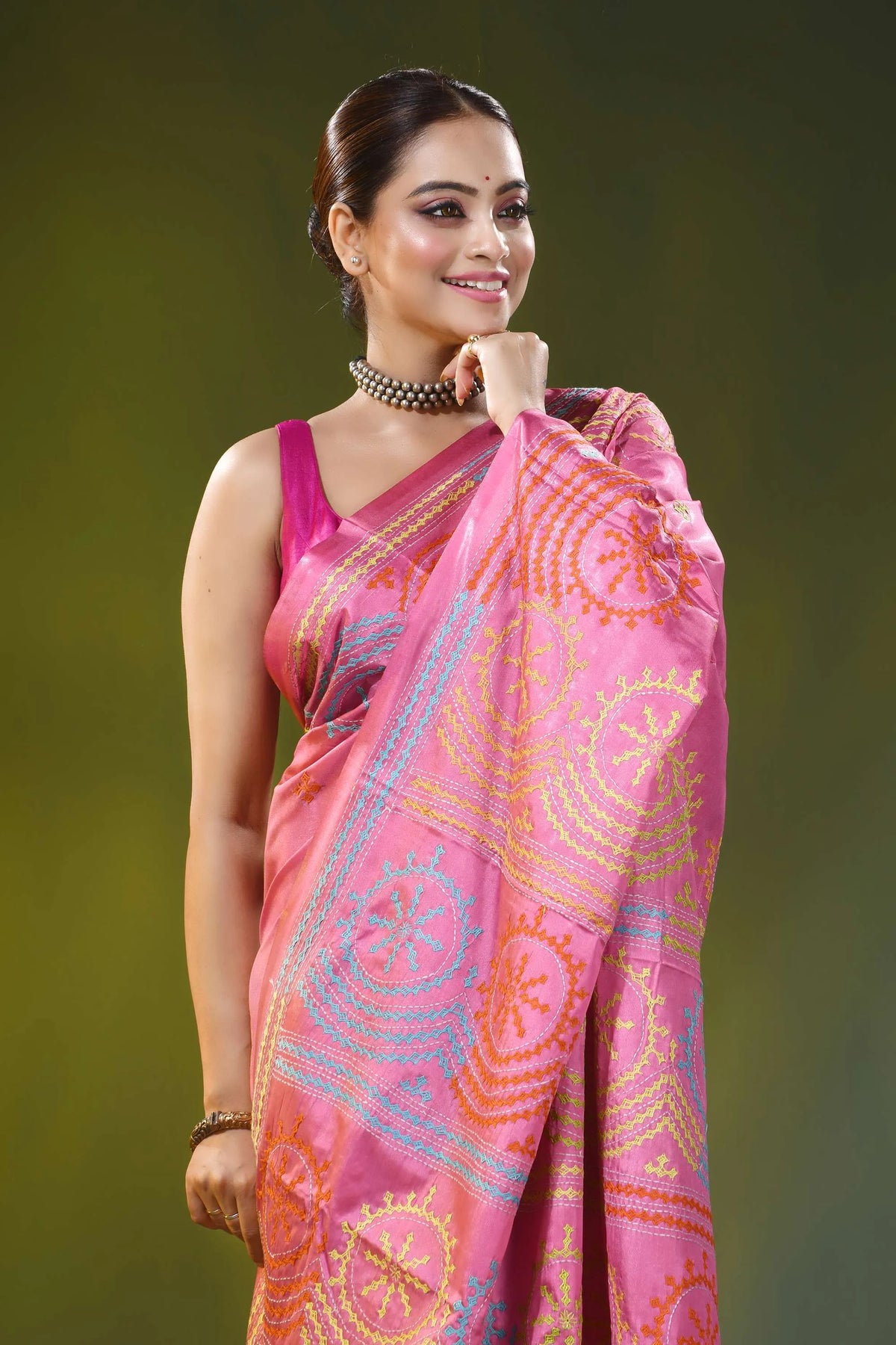 Rose pink handmade circular motif silk gujarati stitch saree 2