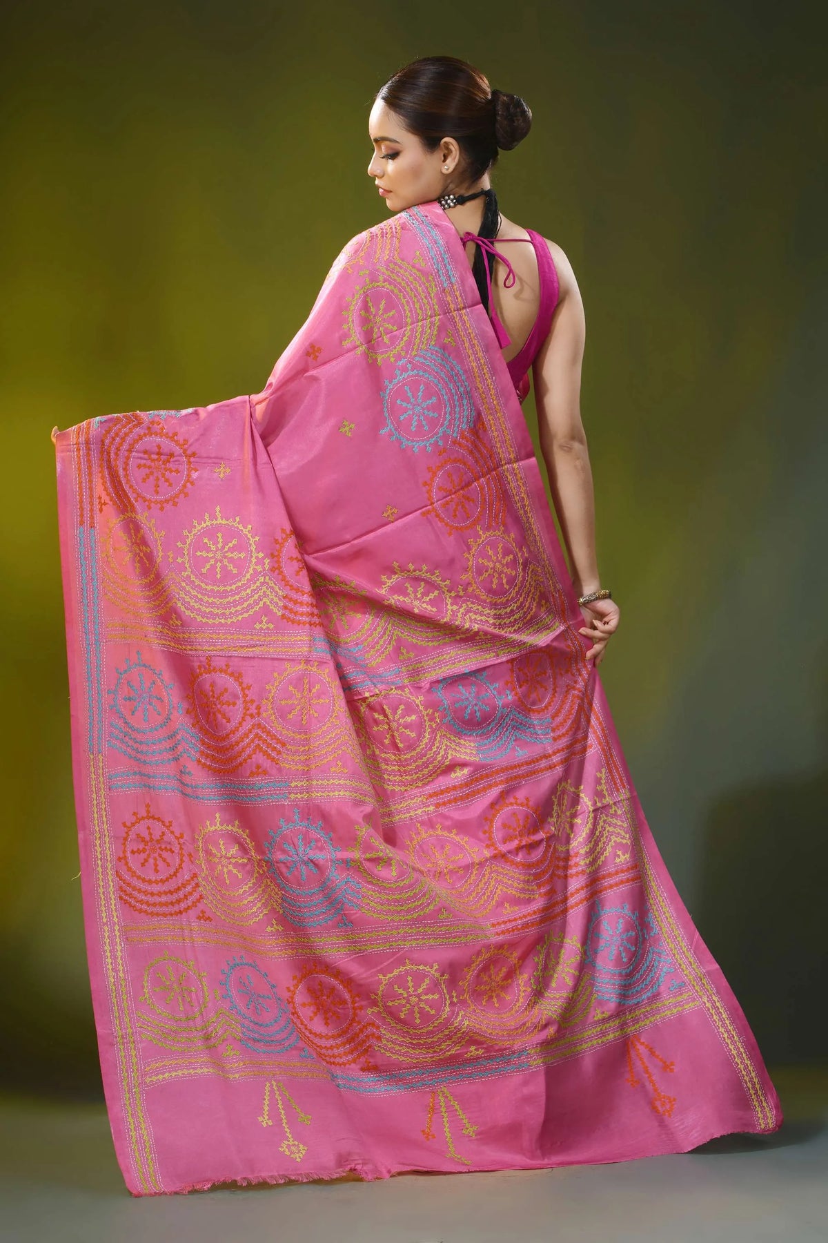 Rose pink handmade circular motif silk gujarati stitch saree 5