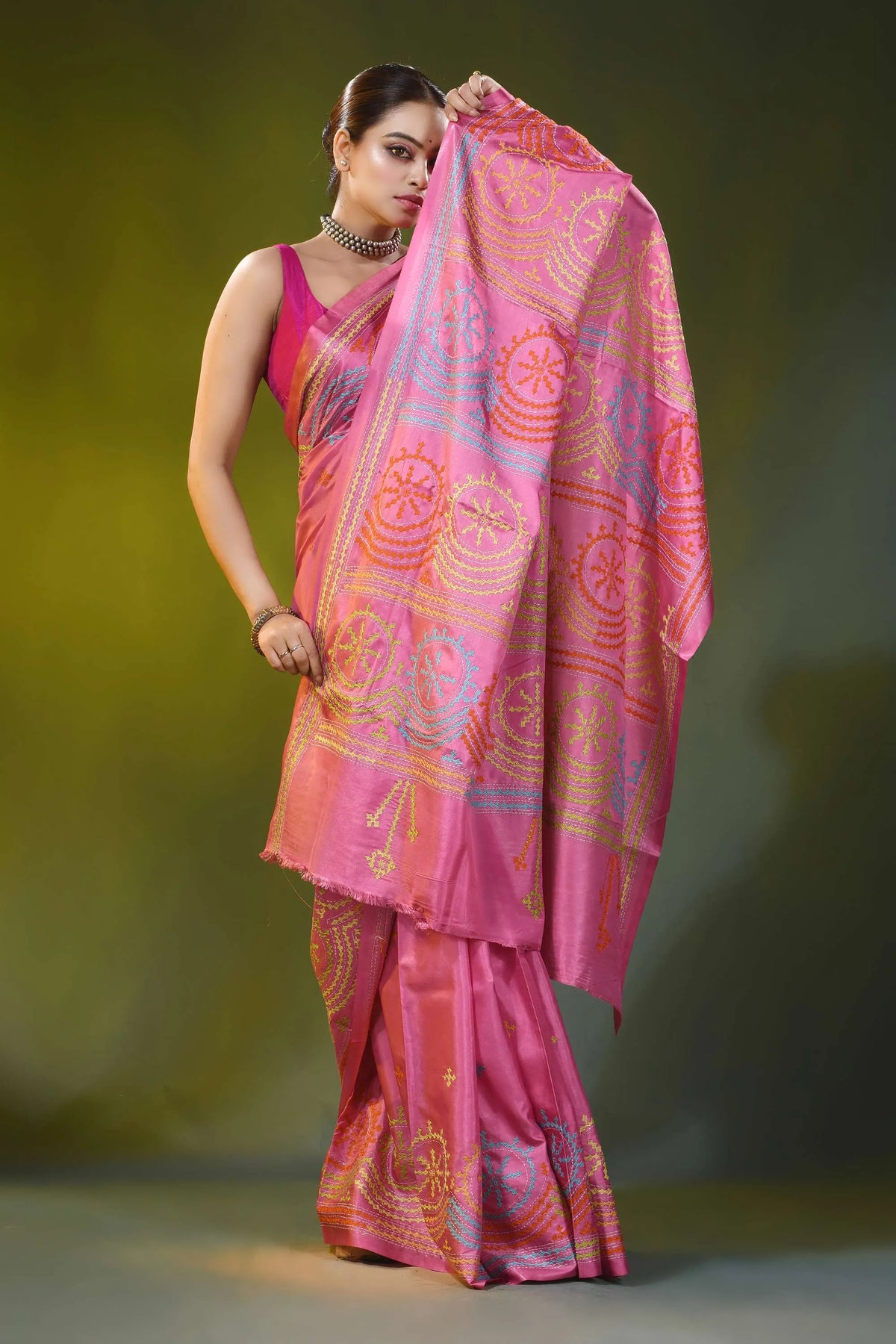 Rose pink handmade circular motif silk gujarati stitch saree 4