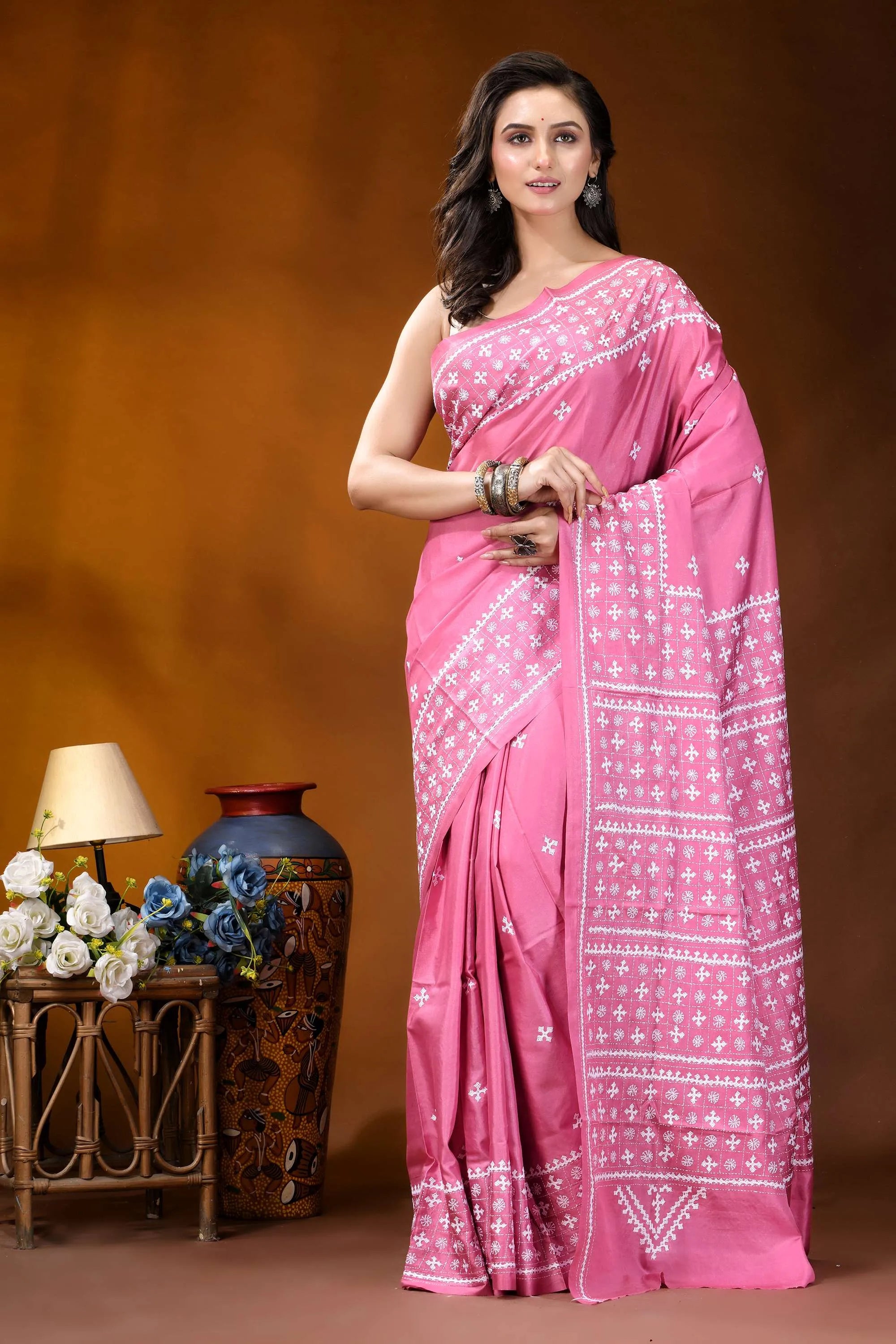 Rosy pink hand embroidery silk kutch work saree with ethnic pattern vibrant pink saree adorned intricate 7