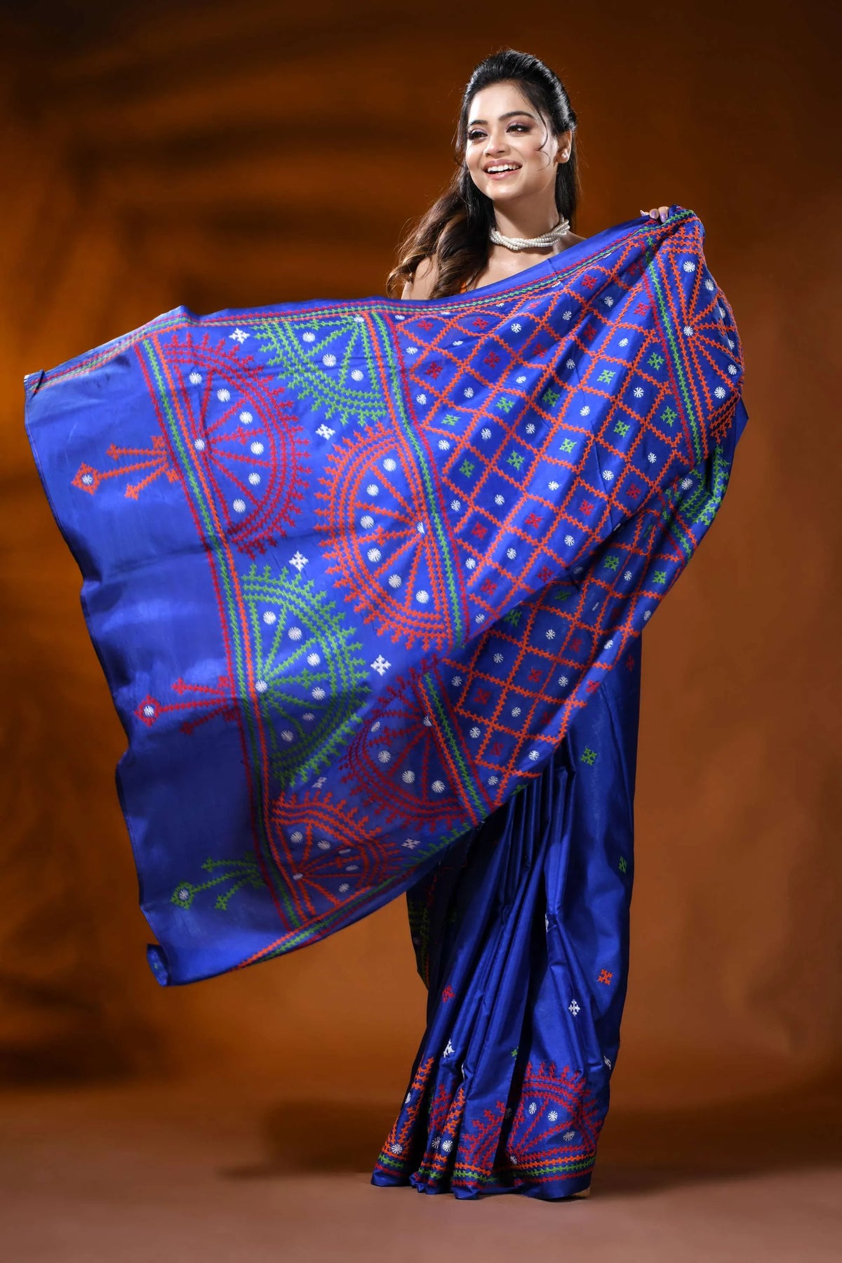 Royal blue silk gujarati stitch saree with multicolor ethnic design 5