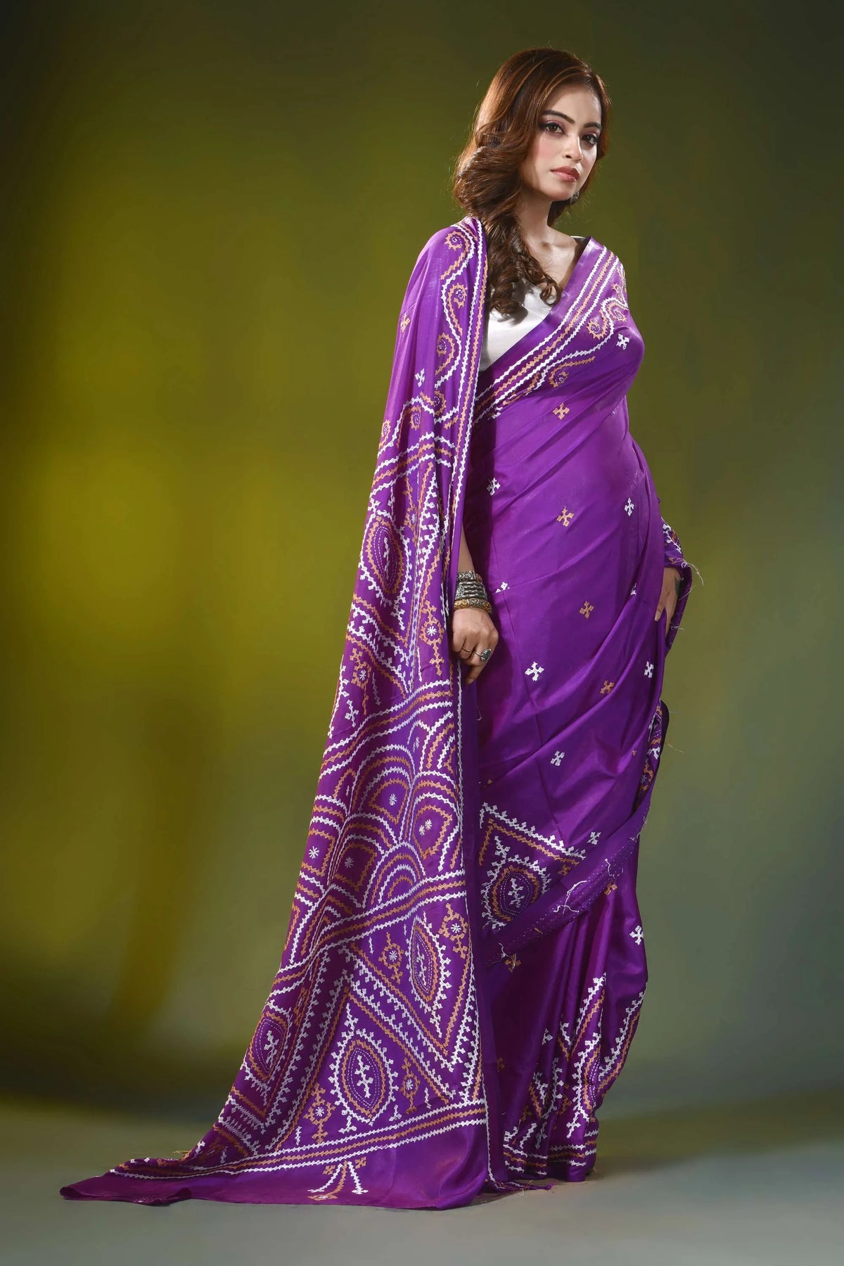 Royal purple hand embroidered geometric silk kutch work saree 4
