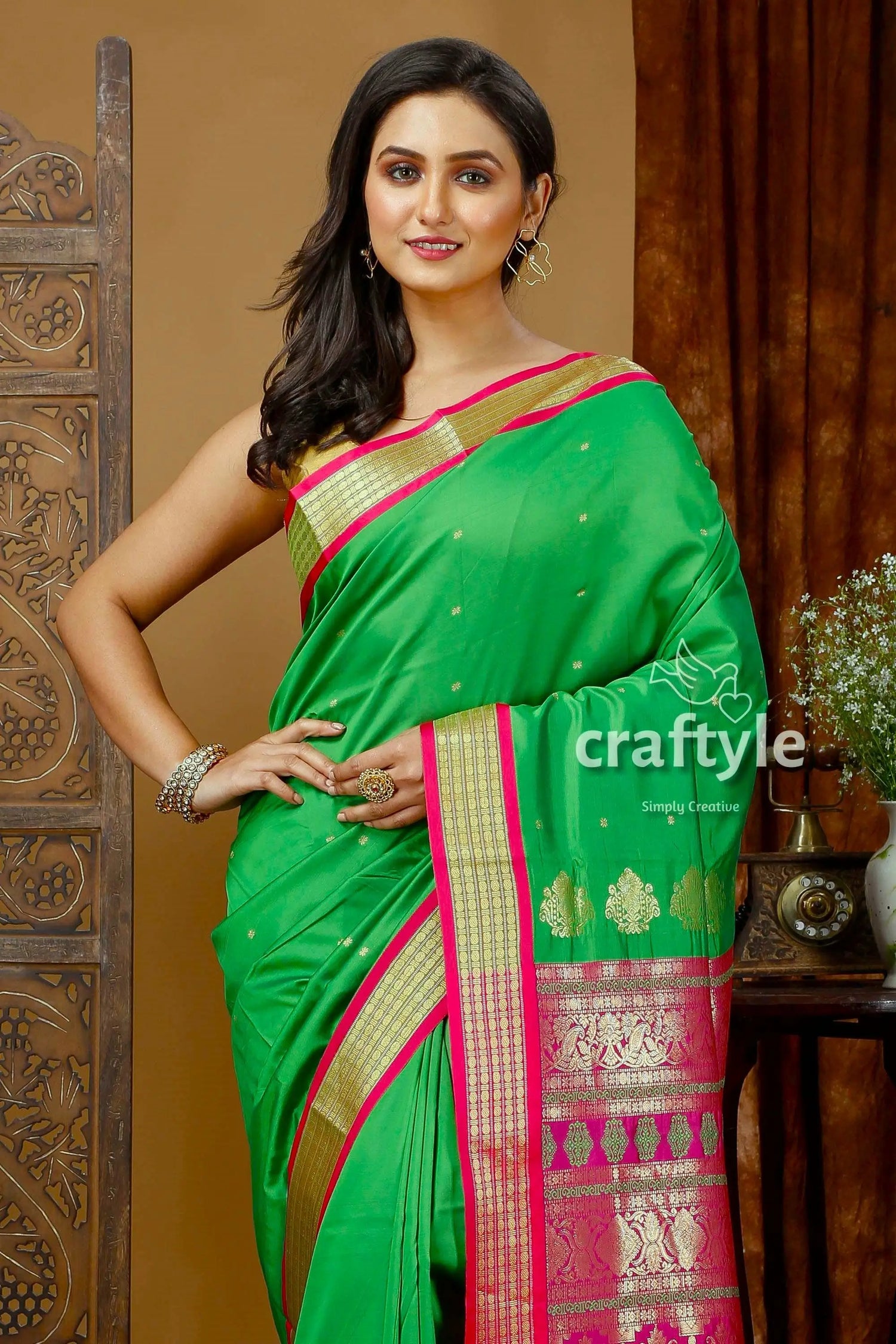 Silk bomkai saree in parrot green with zari border - perfect party wear green saree pink gold border 2
