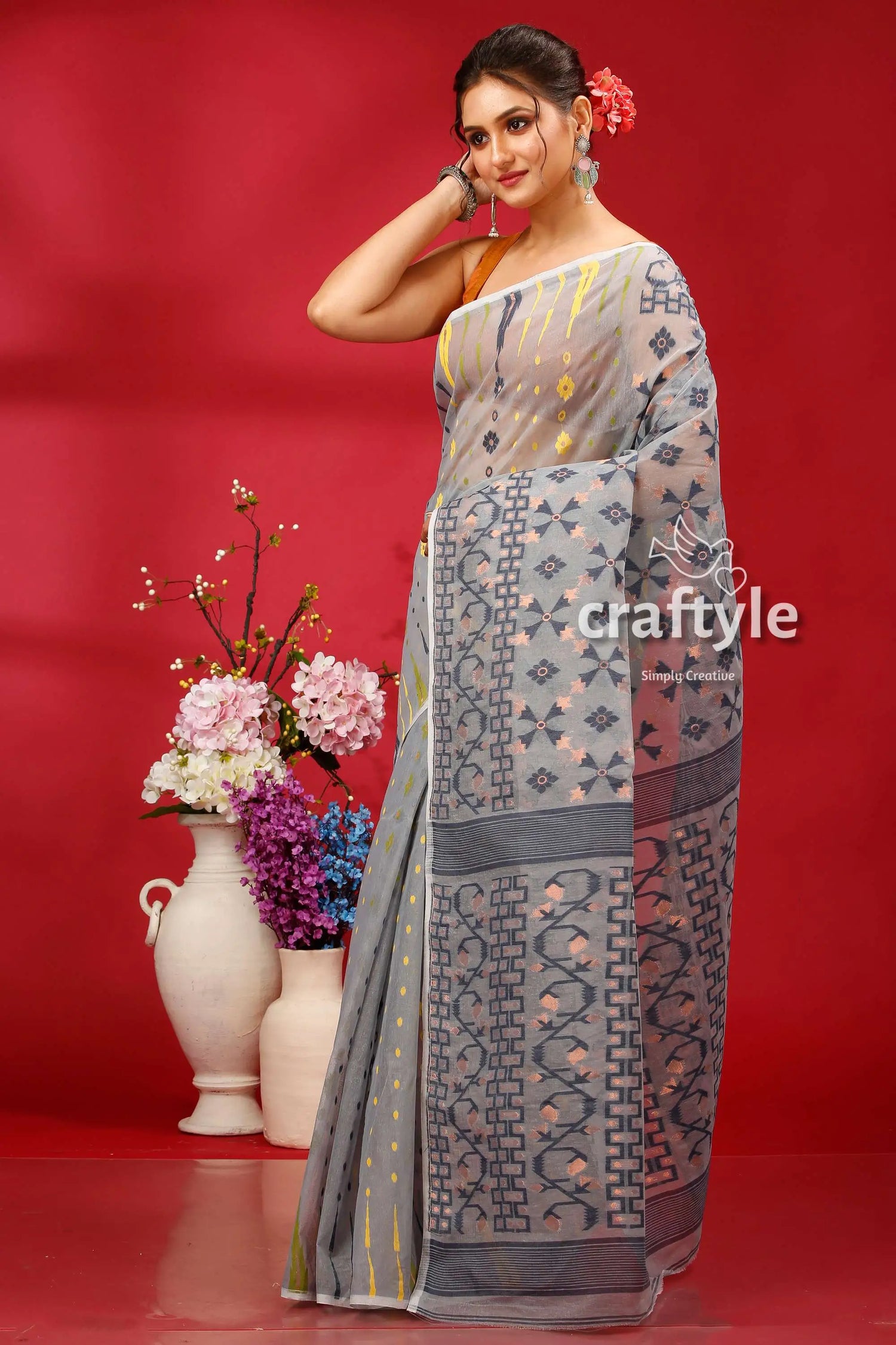 Silver grey traditional handloom jamdani sari gray patterned saree 3