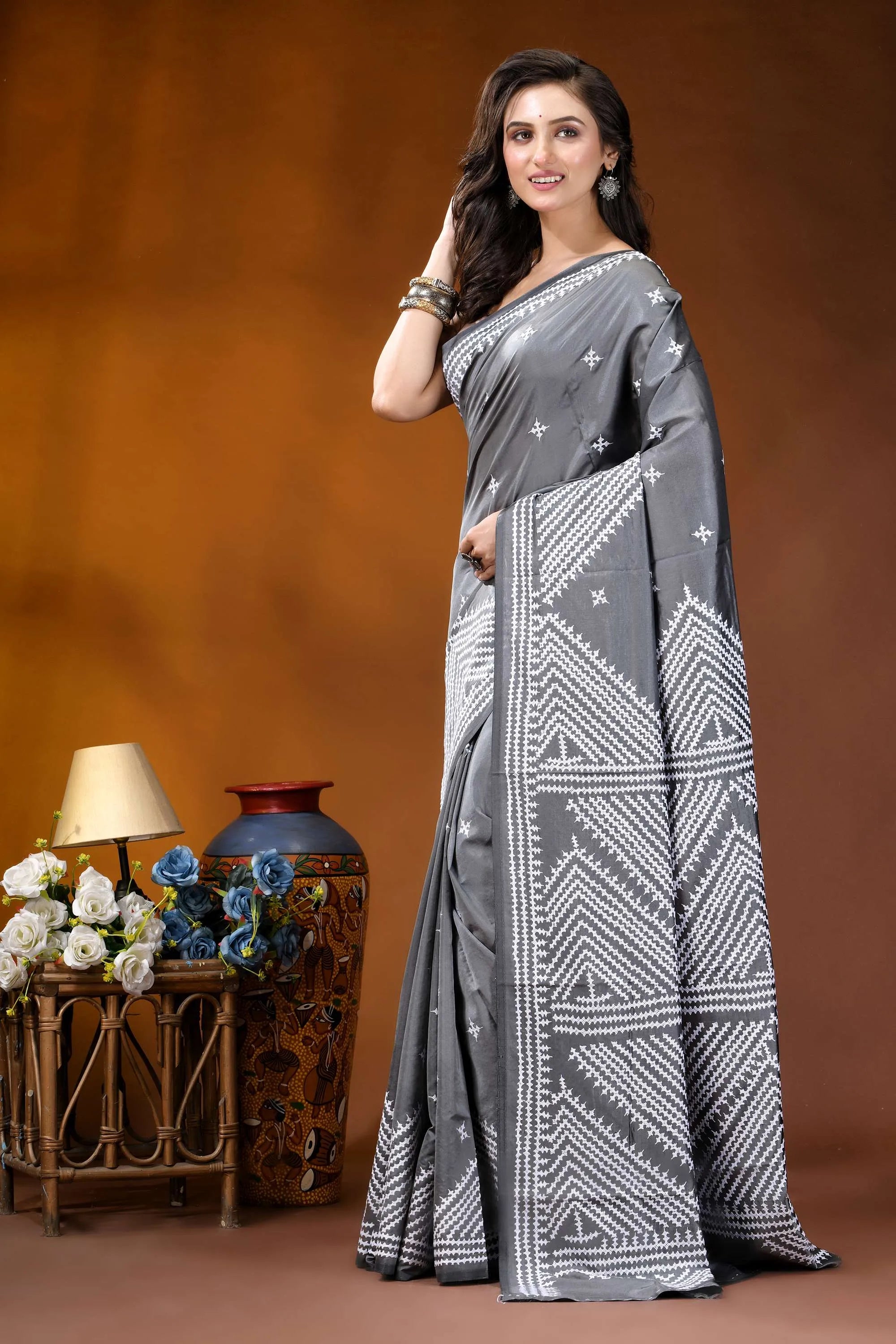 Slate grey handmade kutch embroidery silk saree - geometric pattern gray sari white geometric embroidery 3