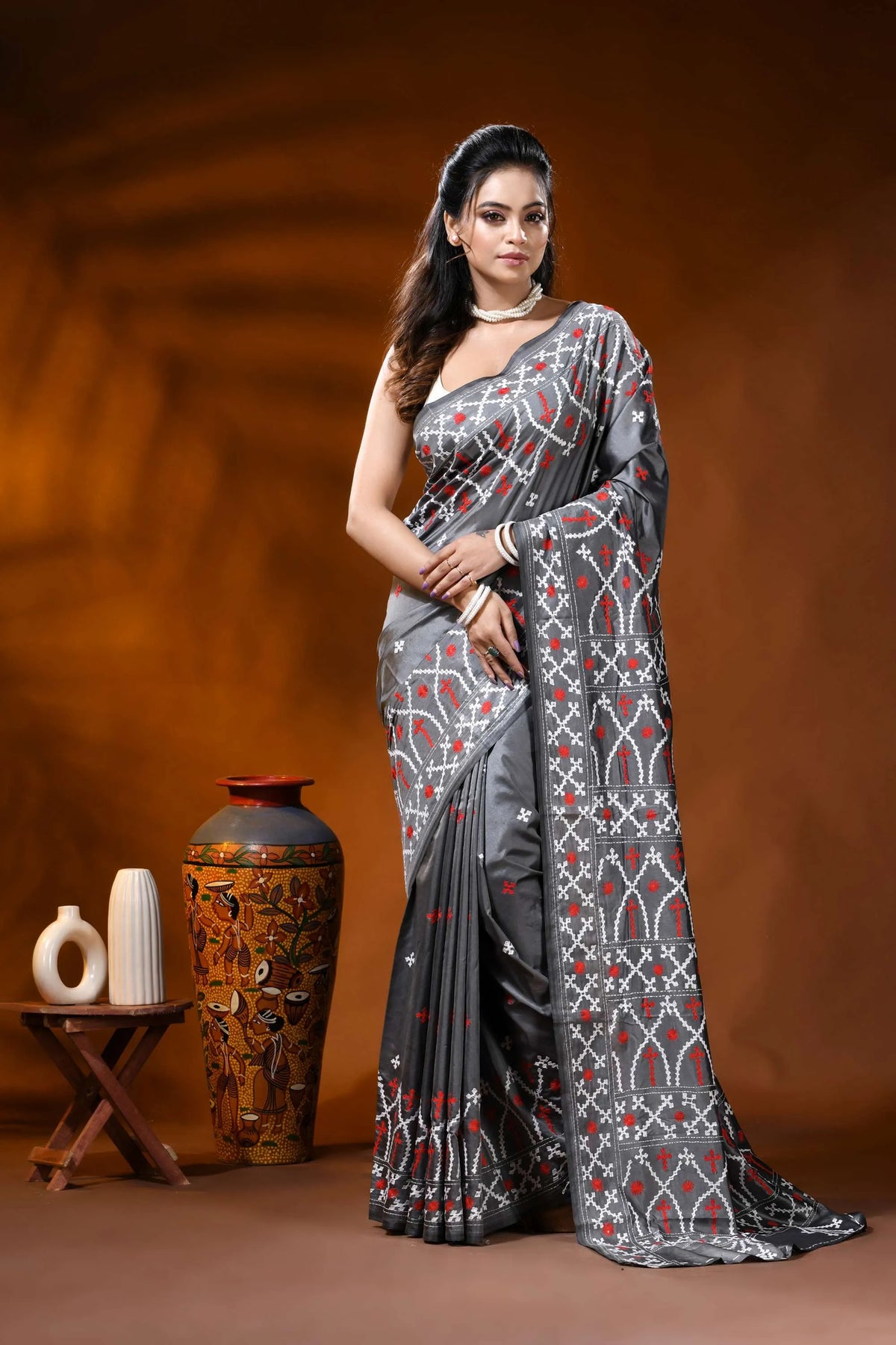 Slate grey silk gujrati stitch saree with red white ethnic motif 6