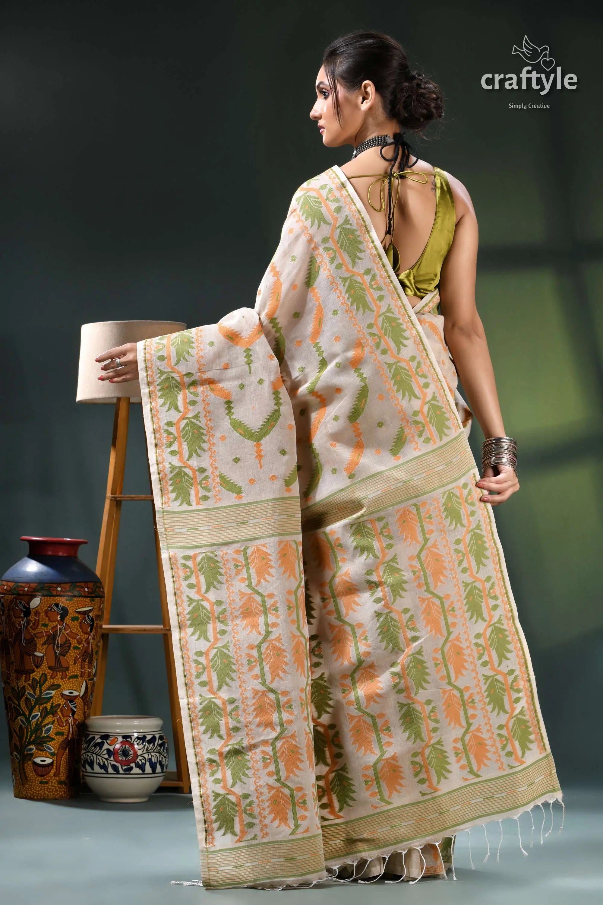 Soft amber cotton jamdani weave saree for women cream peach floral patterned saree 5