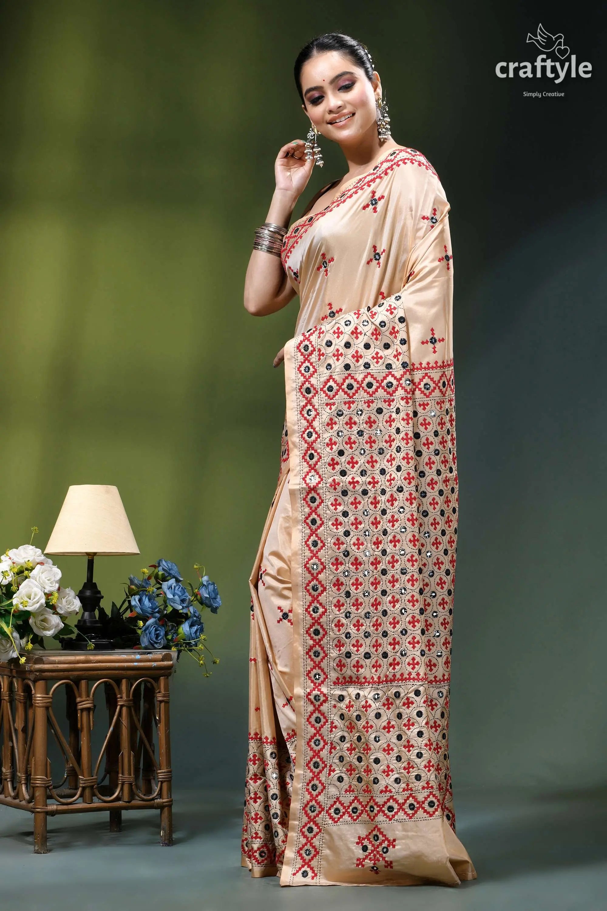 Soft amber multi-thread kutch embroidery silk saree - mirror work beige silk saree intricate red 3