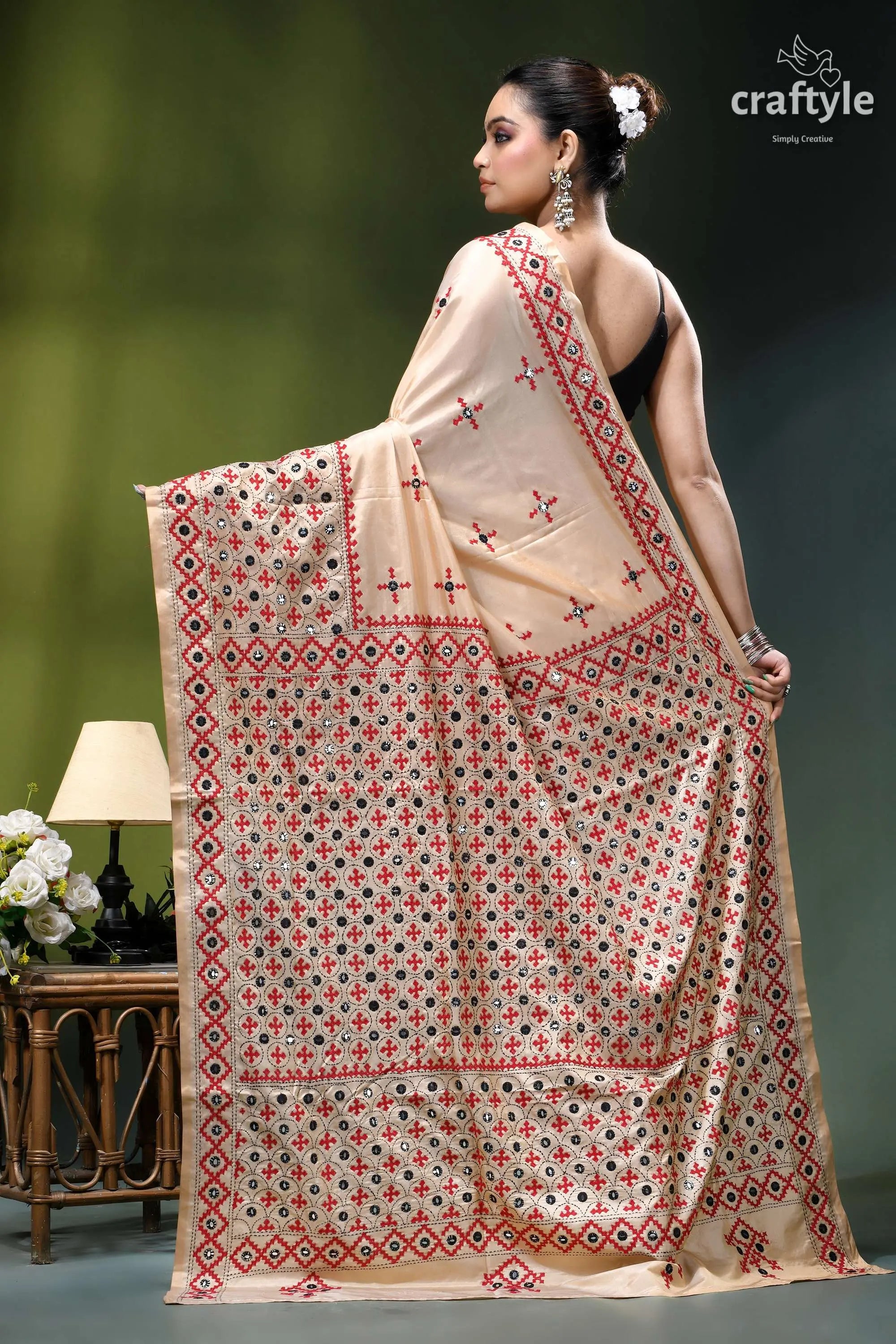 Soft amber multi-thread kutch embroidery silk saree - mirror work beige silk saree intricate red 6