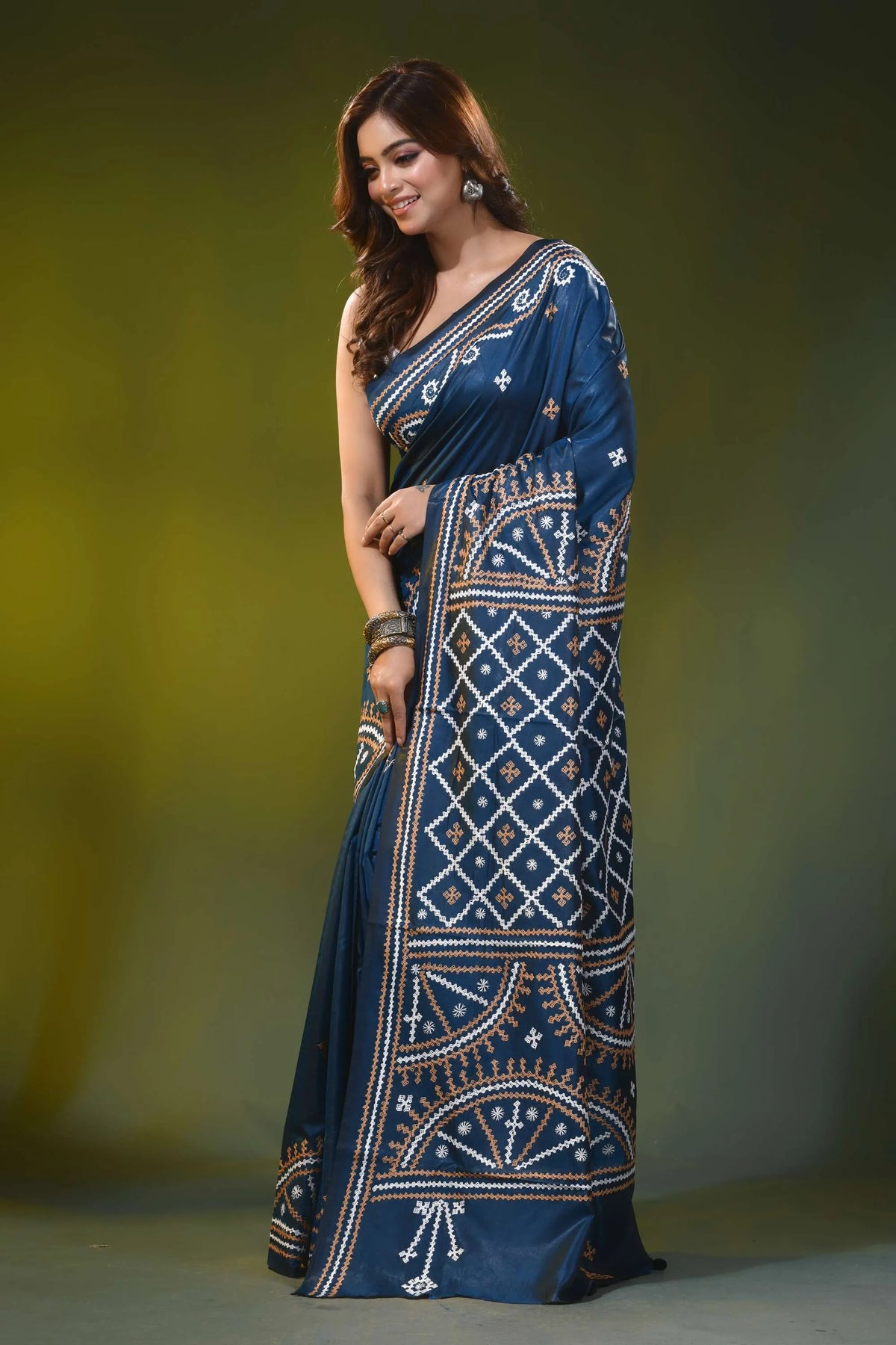 Steel blue hand embroidery traditional motif silk kutch work saree 3