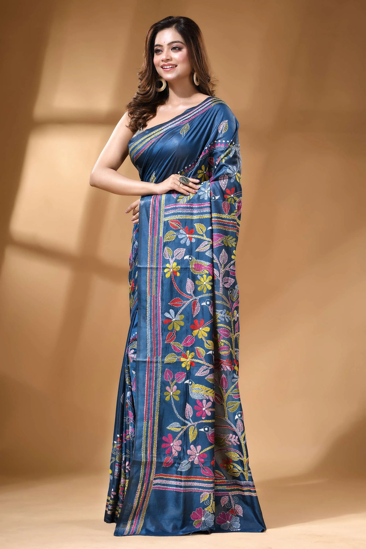 Steel blue multicolor thread bird motif hand silk kantha stitch saree vibrant blue silk saree adorned 3