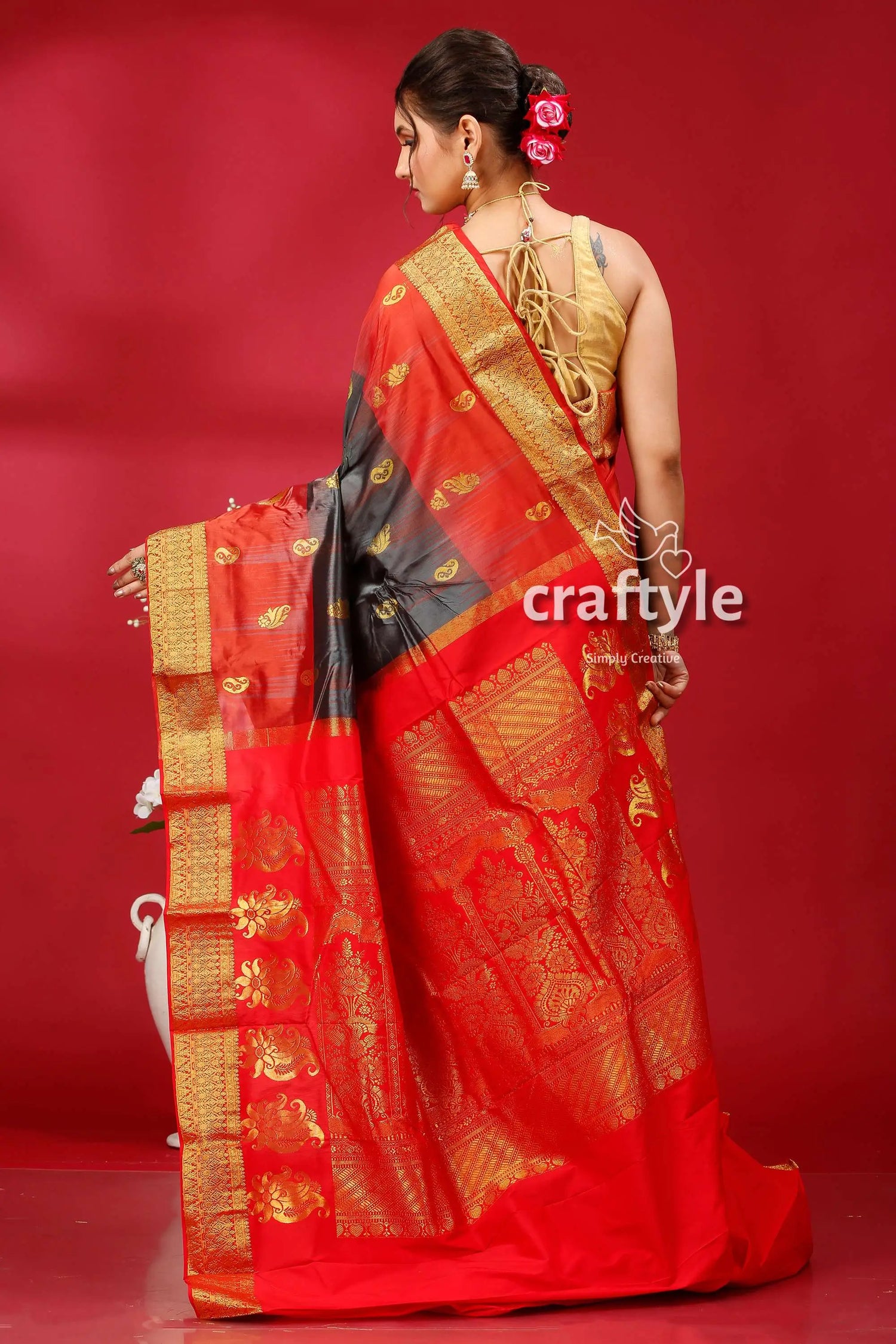 Stunning deep slate gray and red kanjivaram silk saree - perfect for all occasions red gray saree gold accents 4