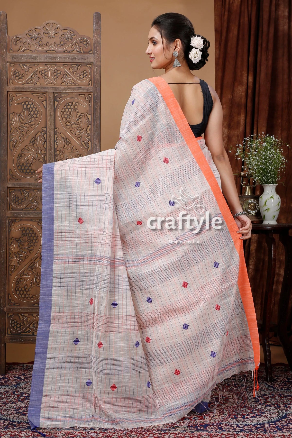 Stylish paris white handloom cotton saree with delicate stitching checkered colorful accents 5
