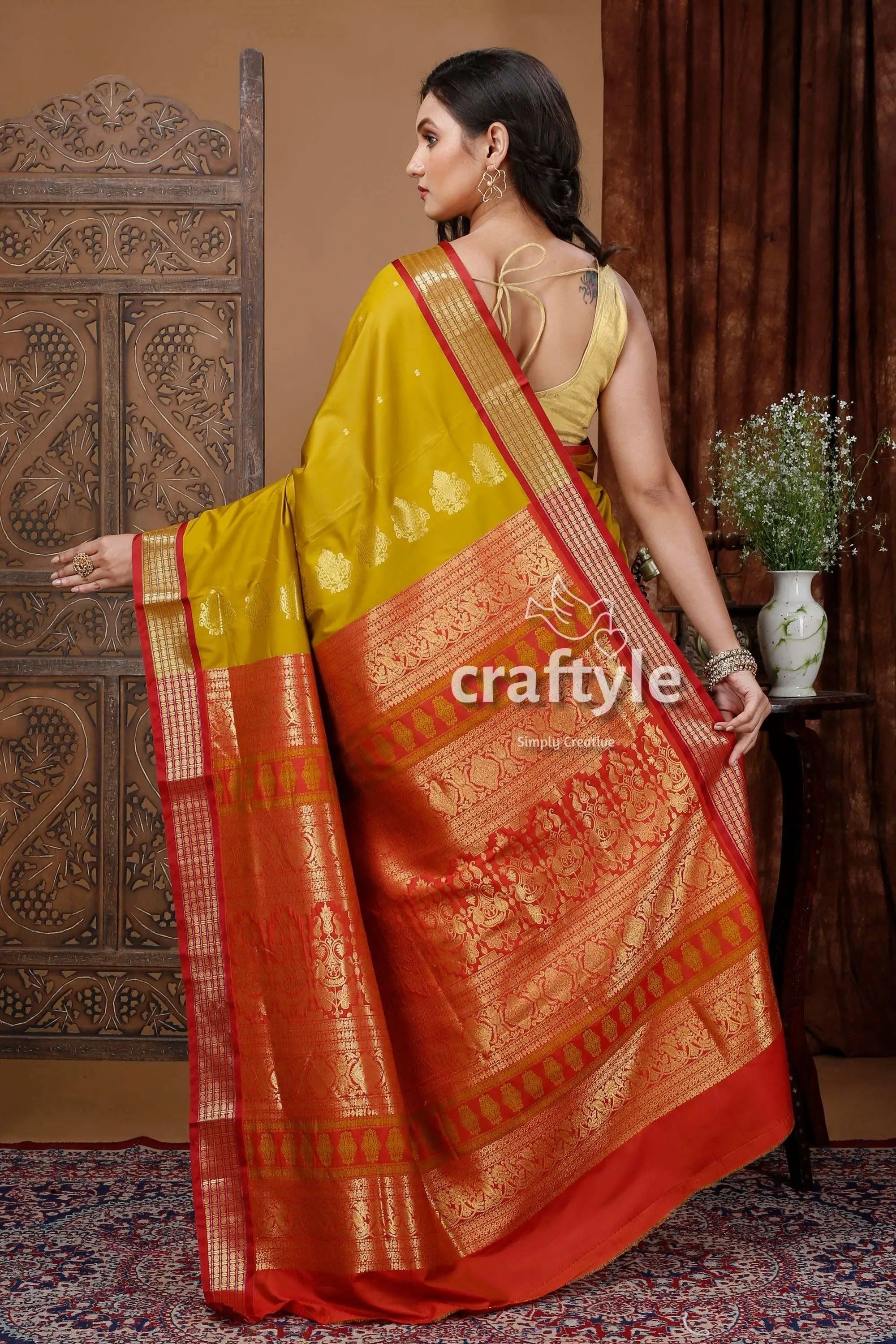 Traditional corn yellow bomkai silk saree with zari border yellow red silk saree 4