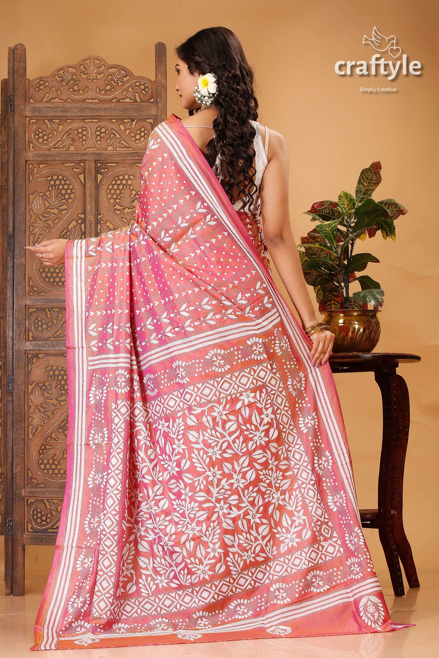 Turkish Rose White Thread Dualtone Silk Kantha Saree - Craftyle
