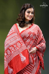 Venetian red white thread work bengal silk kantha stitch saree red white patterned saree intricate 2