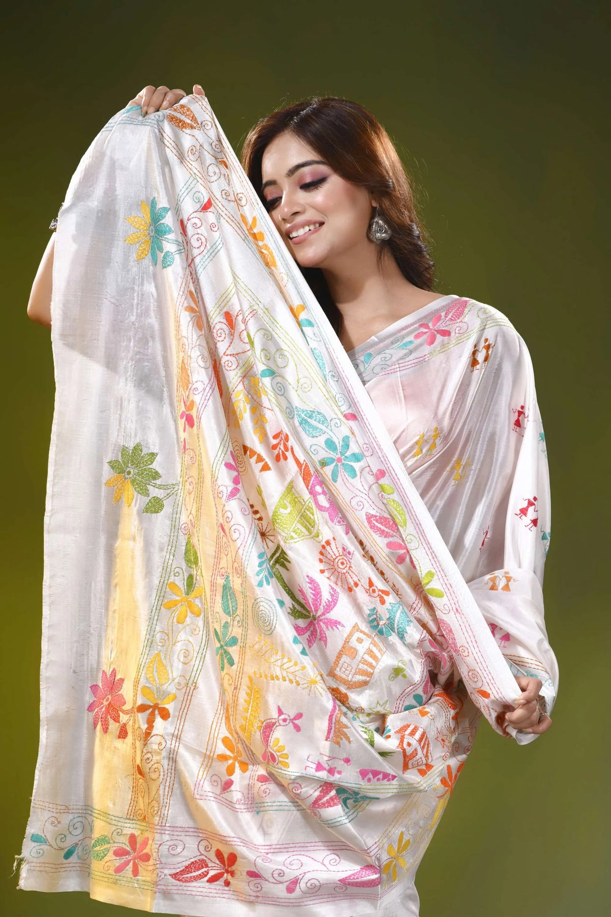 Village nature motif white handmade silk kantha stitch saree 2