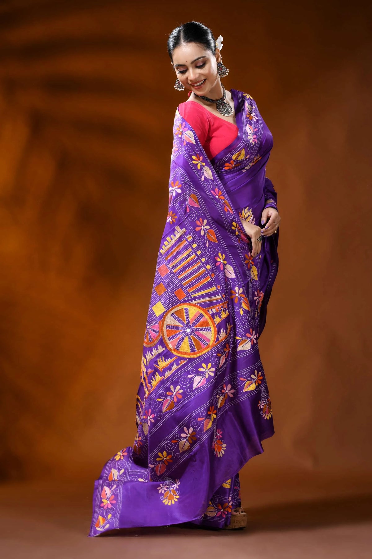 Violet silk kantha saree with hand embroidered bullock cart motif 4
