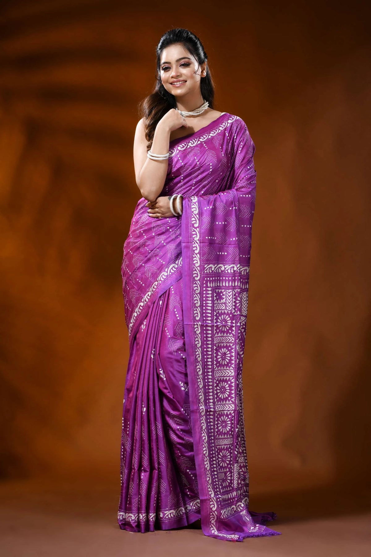 Violet silk kantha stitch saree with geometric floral ethnic design 6
