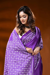 Violet silk kutch embroidery saree with handmade geometric design 2