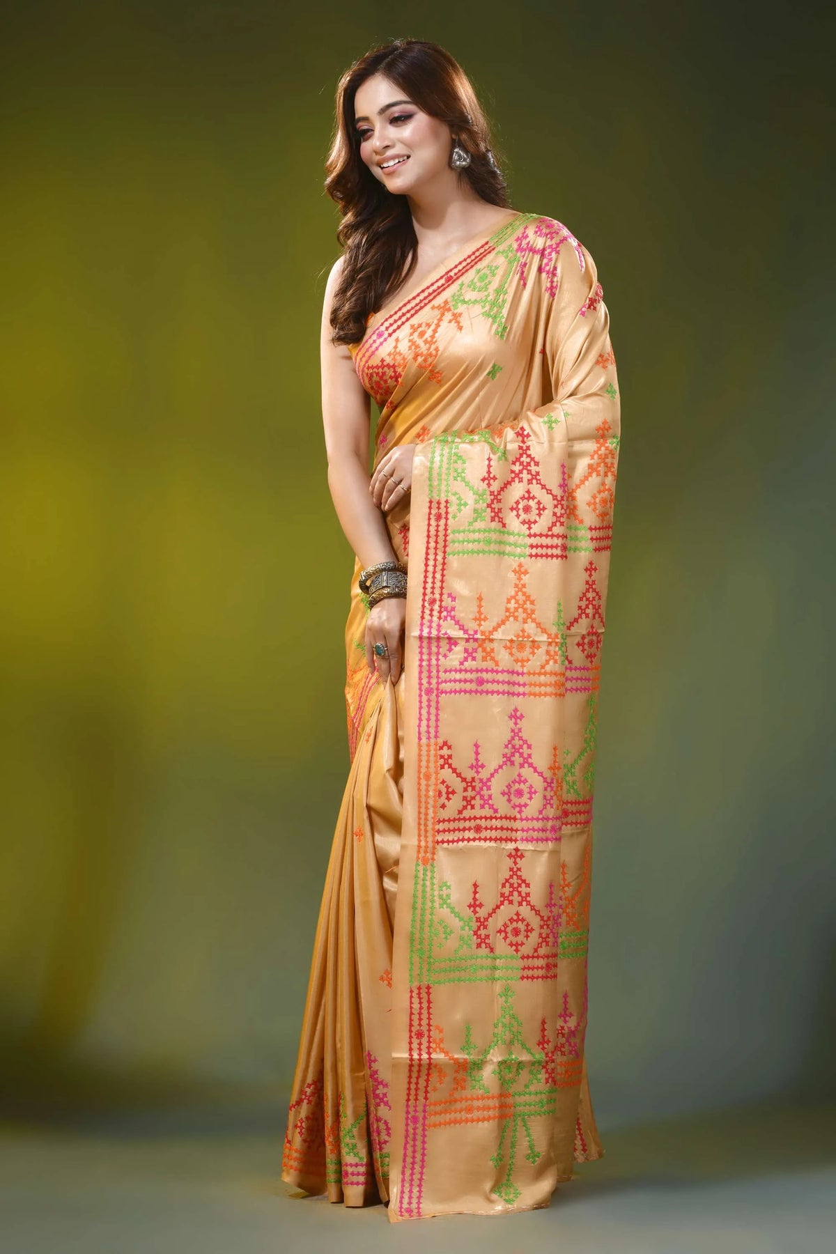 Warm peach kutch work saree with multi-thread hand embroidery 3