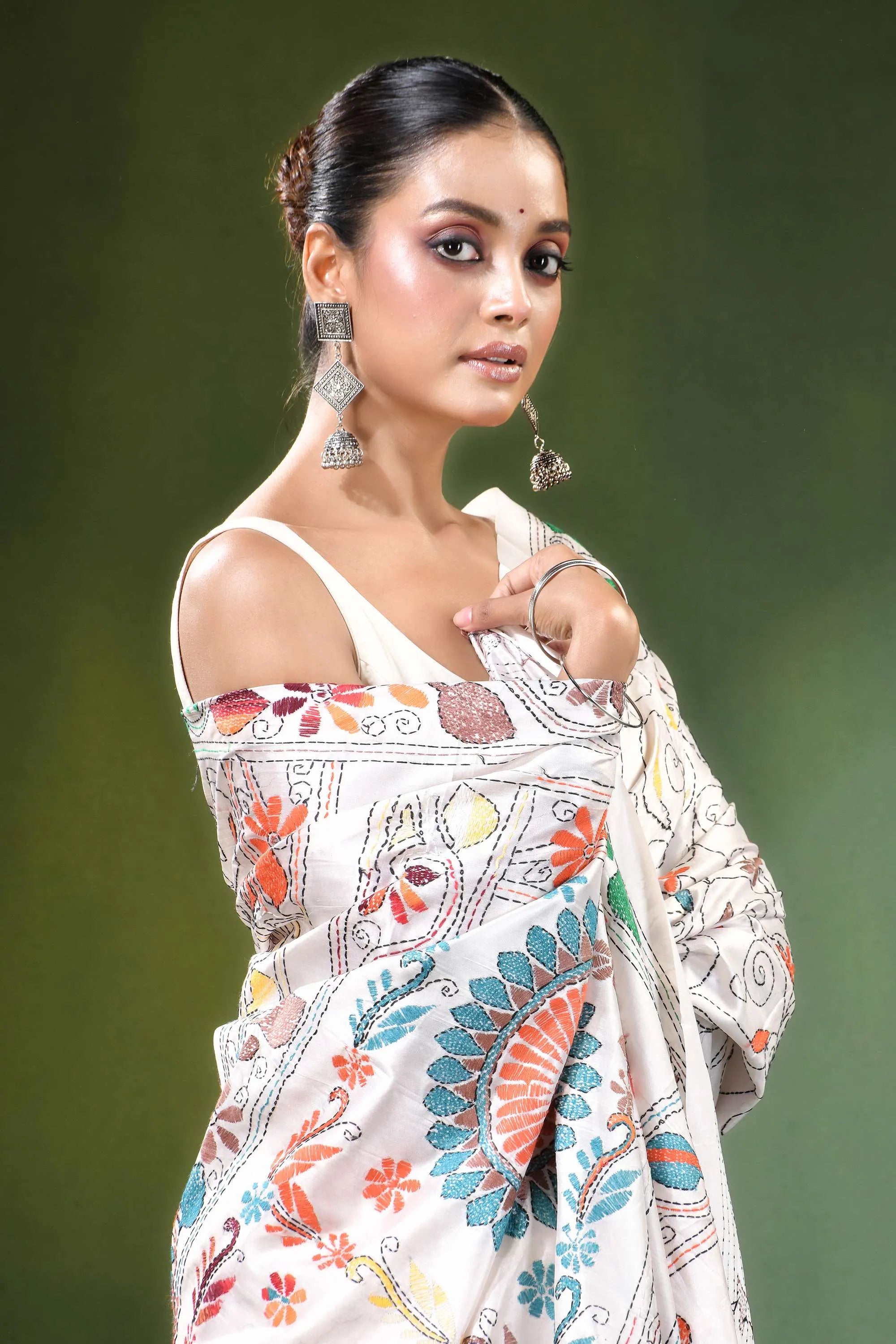 White floral mandala motif handmade silk kantha stitch saree woman wears off-shoulder 2