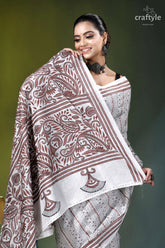 White geometric-floral design silk kantha embroidery saree white maroon paisley-patterned dupatta intricate 2