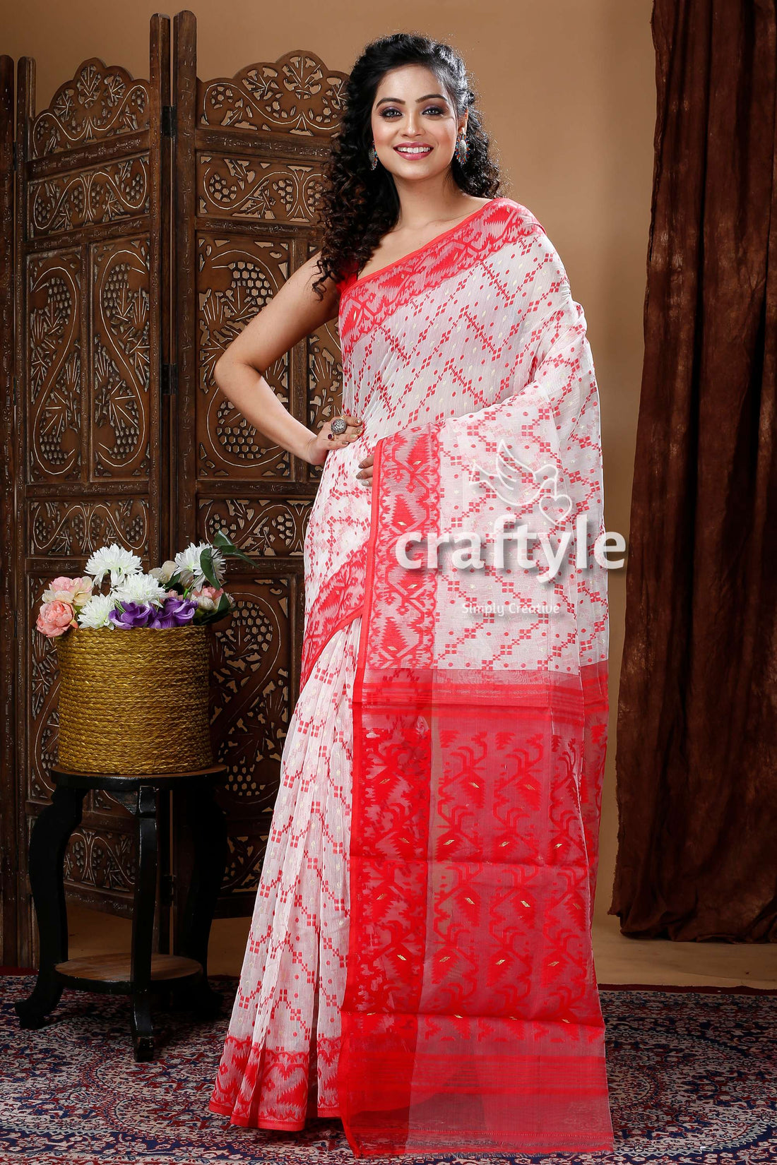 White &amp; Red Intricate Dhakai Jamdani Saree - Craftyle