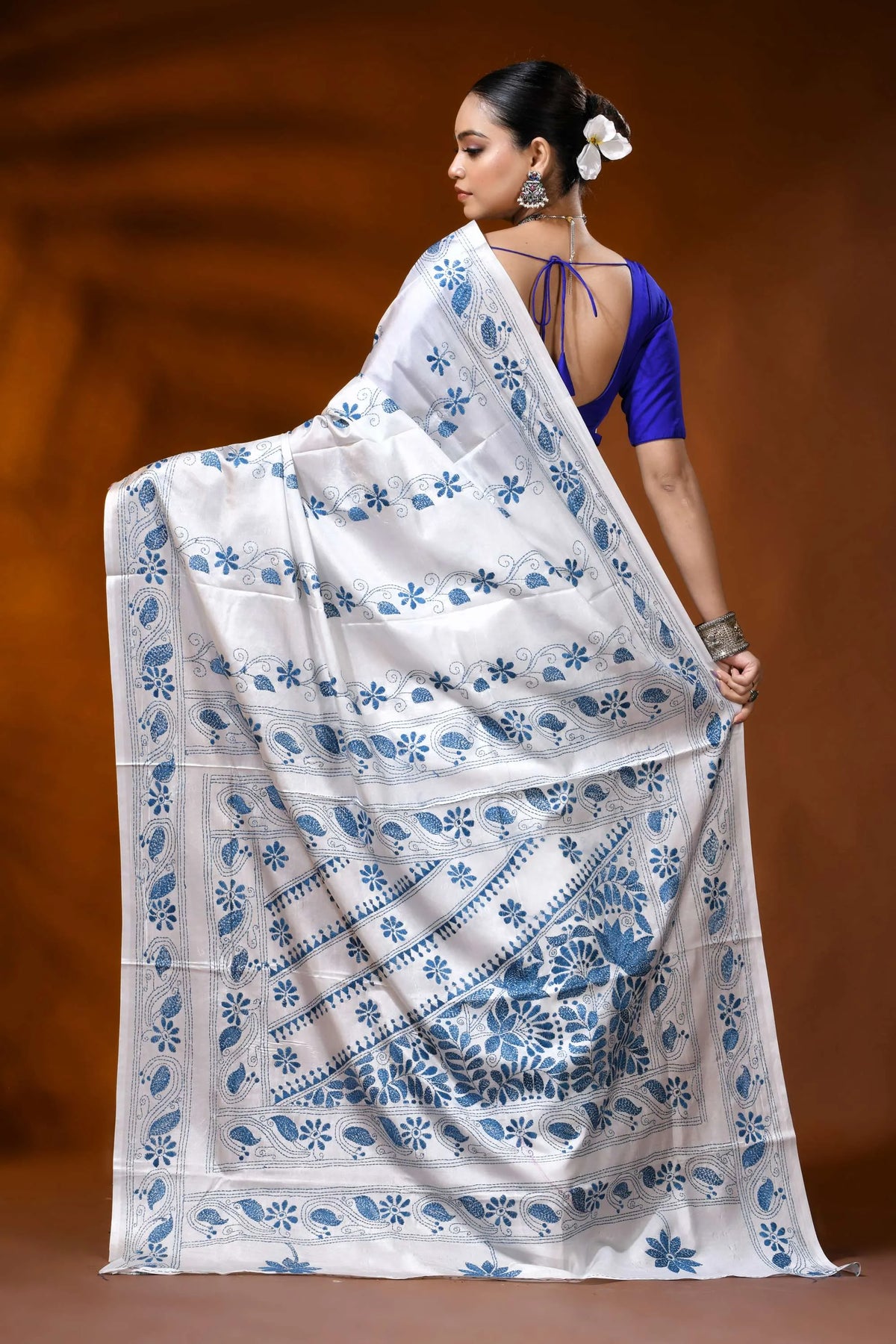 White silk kantha stitch saree with blue paisley floral motif 5