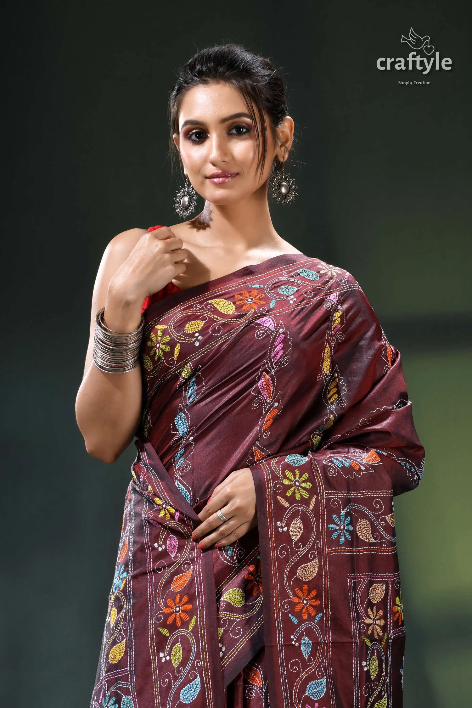Wine berry peacock motif elegant silk kantha stitch saree maroon embroidered saree floral patterns 2