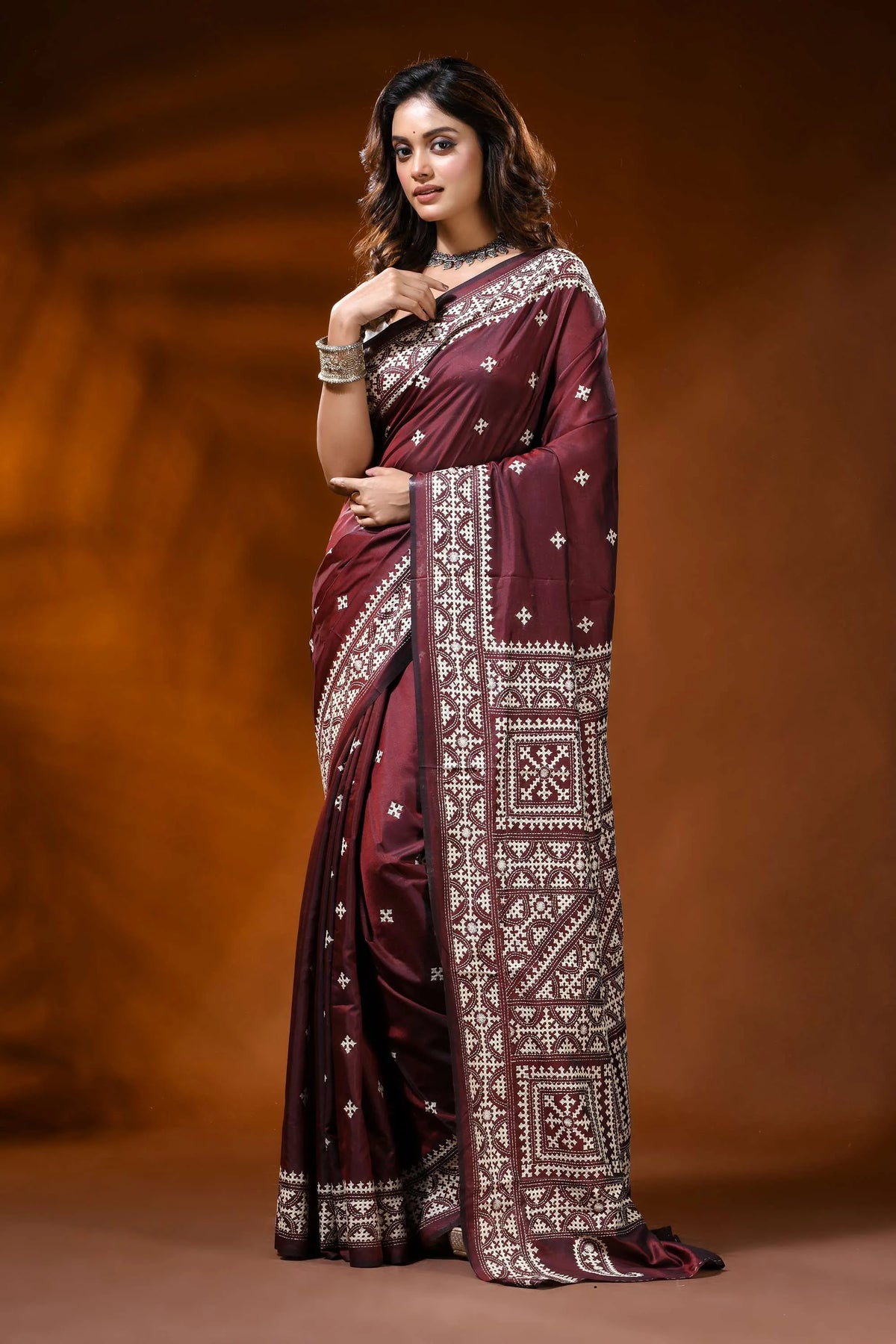 Wine berry silk gujarati stitch saree with handcrafted geometric design 6