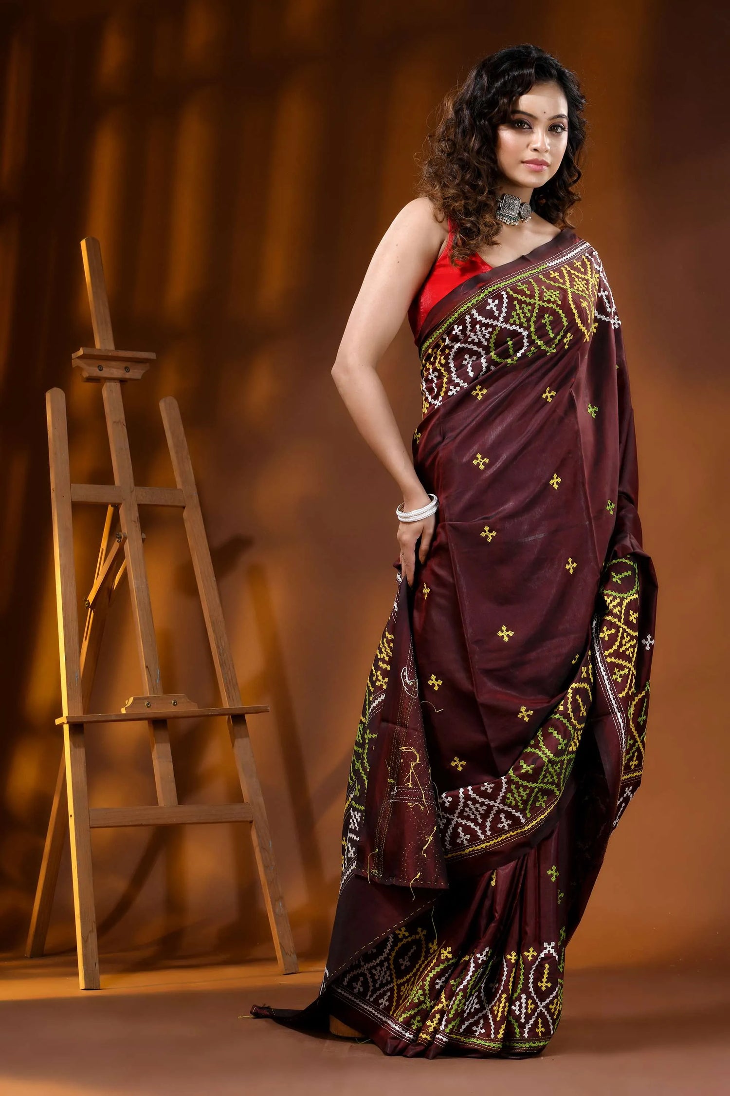 Wine kutch embroidery silk saree with handcrafted multicolor ethnic motif 4