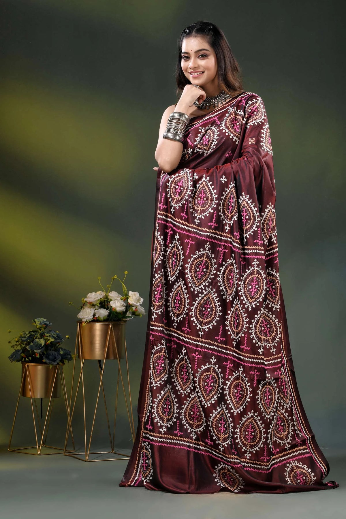 Wine multi-thread handcrafted kutch work silk saree with paisley motifs 4