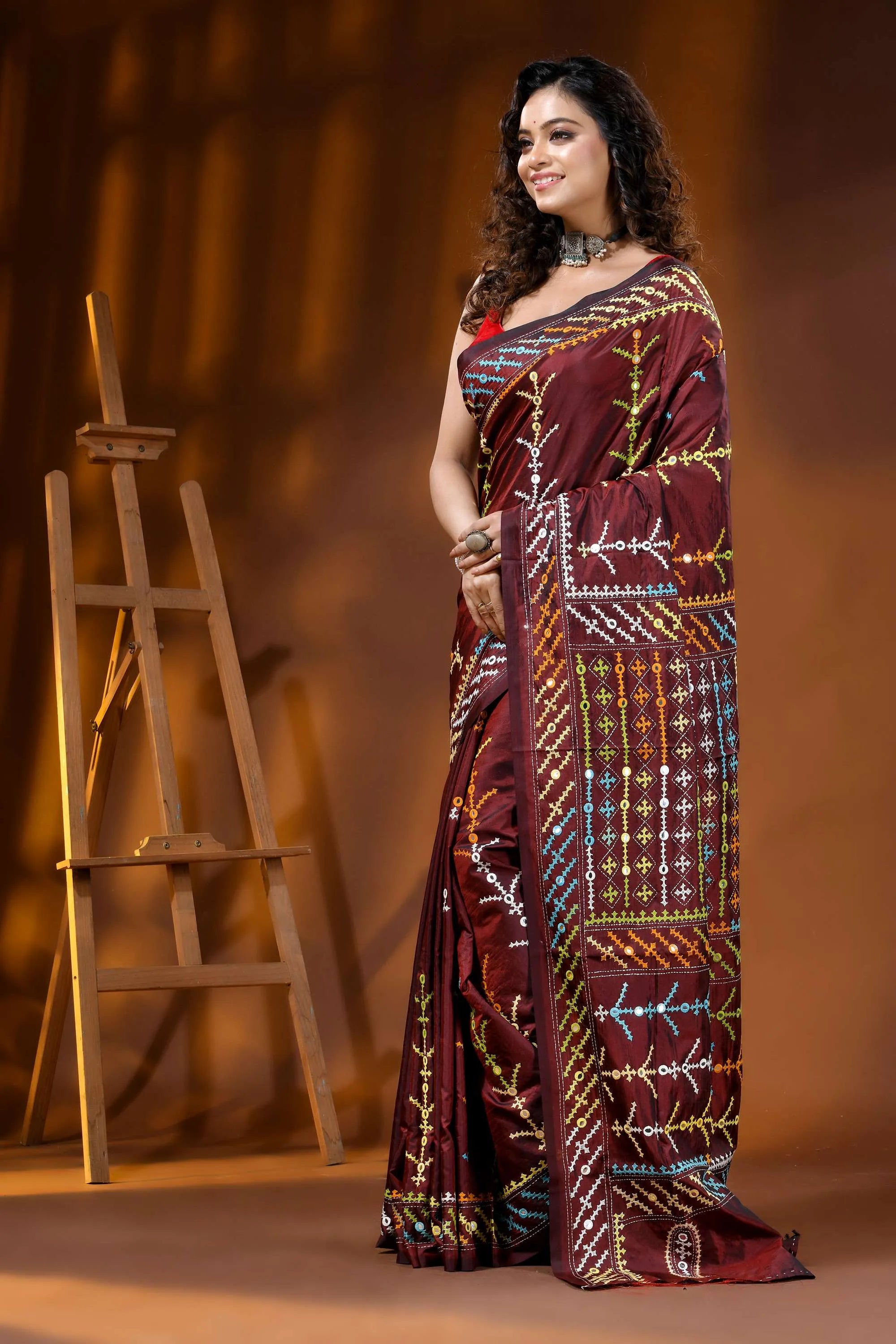 Wine multi-thread kutch embroidered silk saree with mirror detailing 3