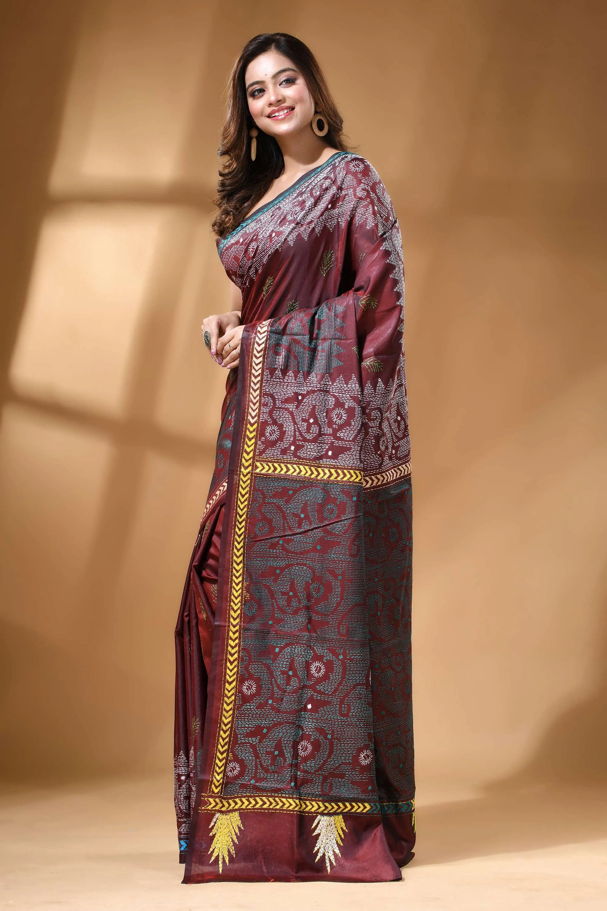 Wine red jamdani motif handcrafted silk kantha stitch saree maroon dark green silk saree 3