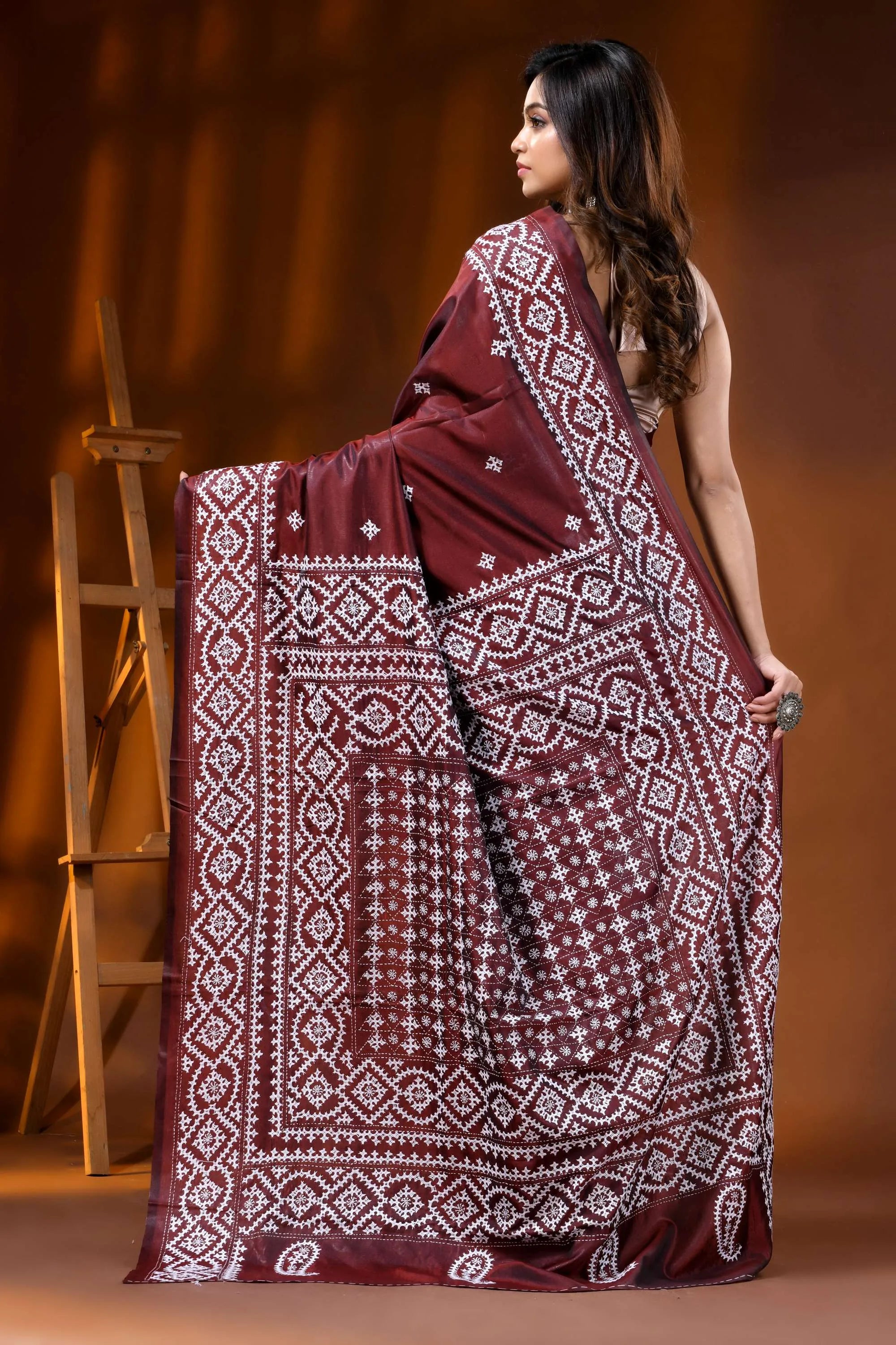 Wine silk kutch embroidery saree with handcrafted ethnic design 6