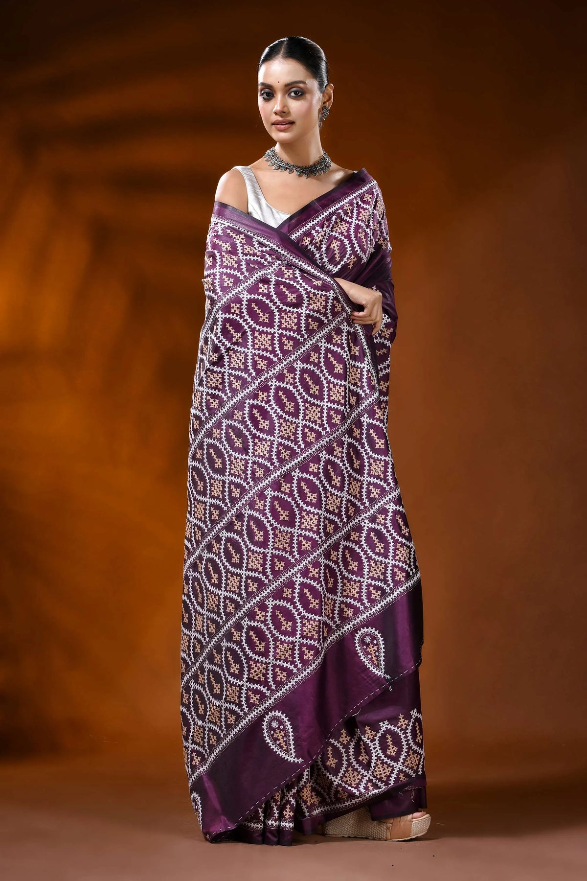 Wine silk kutch work saree with handmade geometric ethnic motif 4